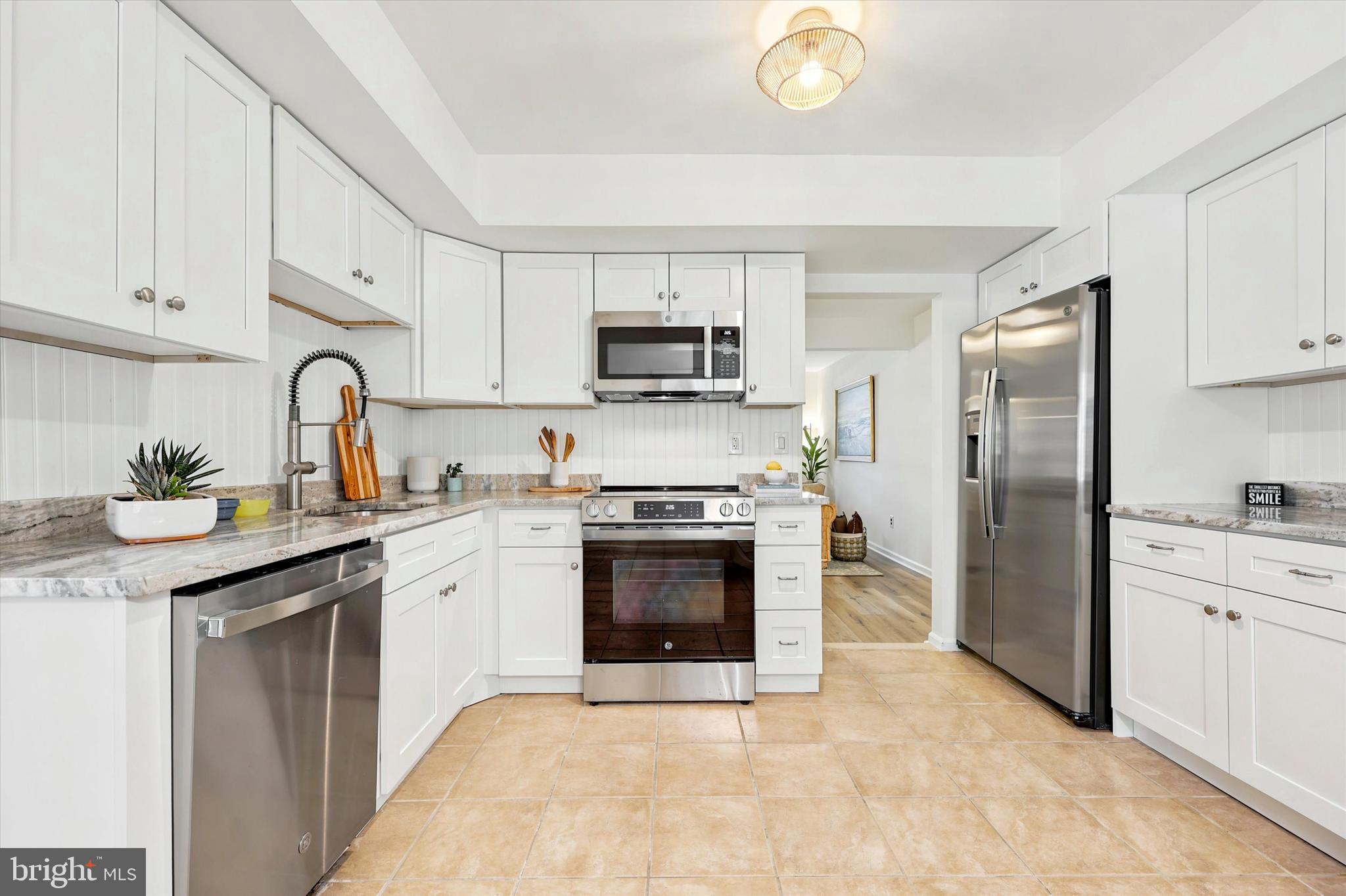 SAW MILL VALLEY - Residential