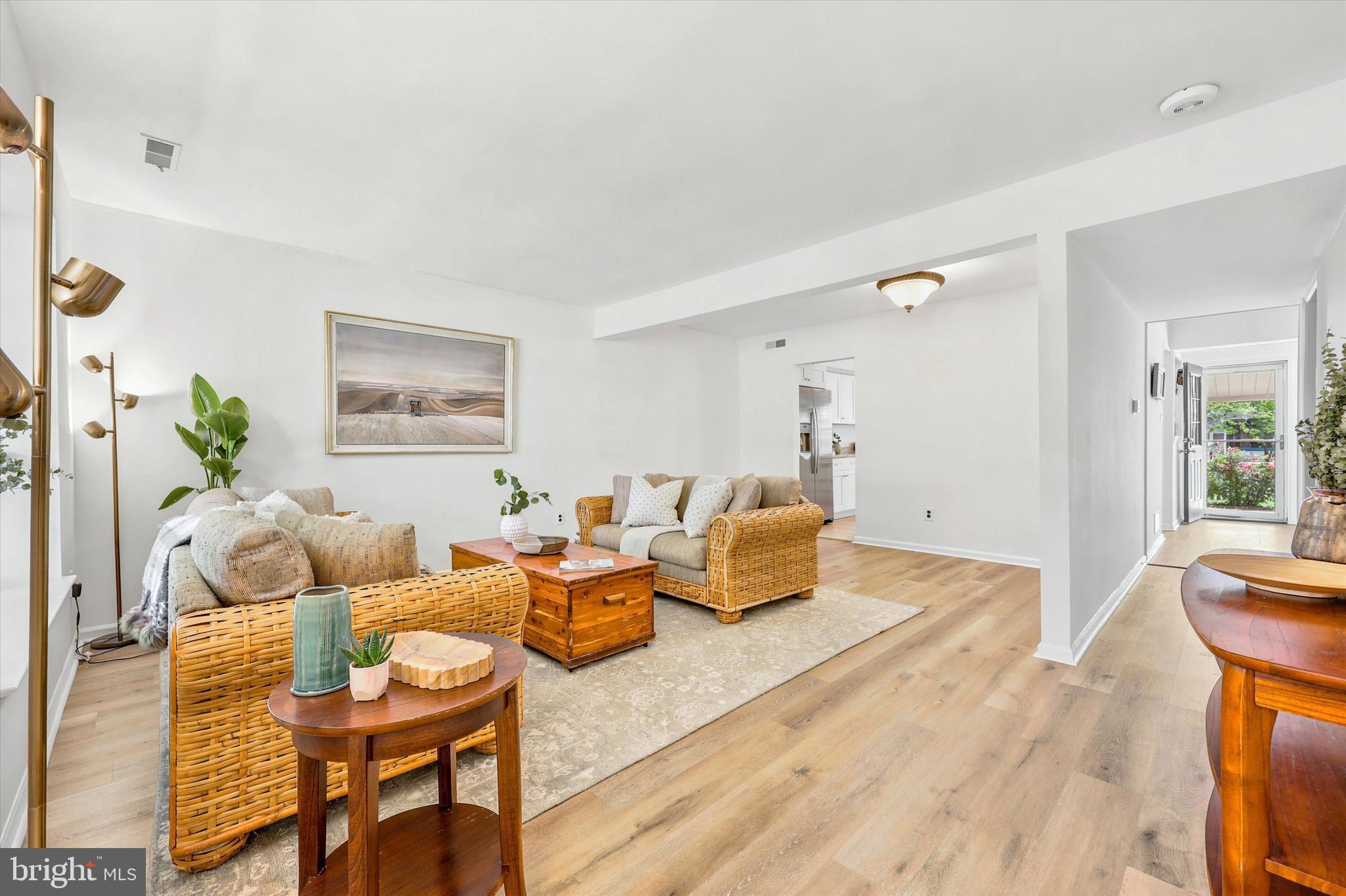 SAW MILL VALLEY - Residential