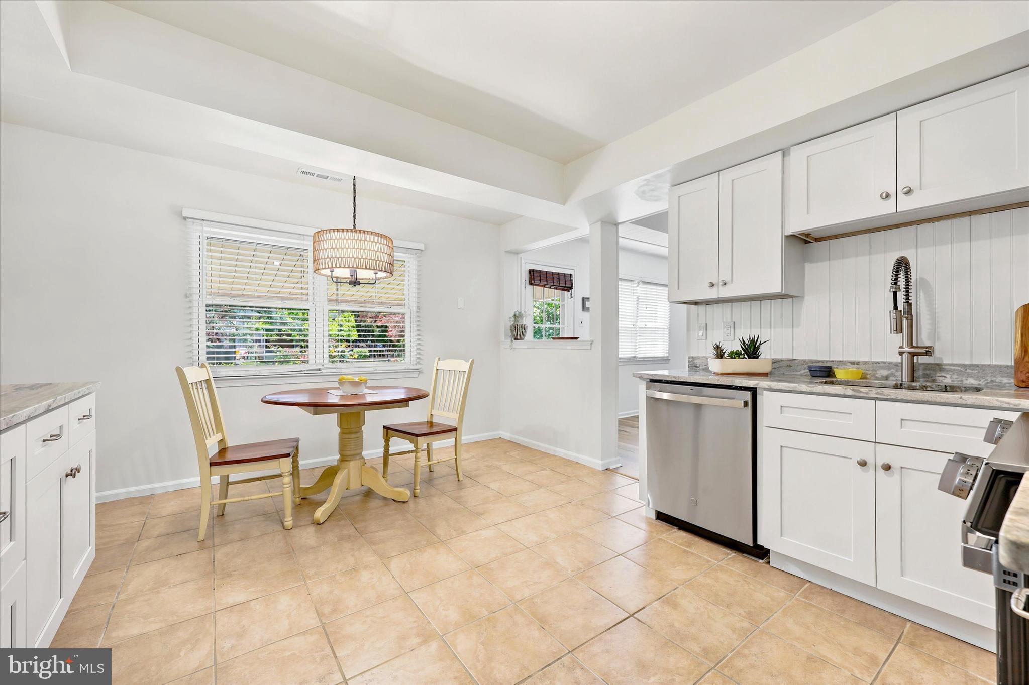 SAW MILL VALLEY - Residential