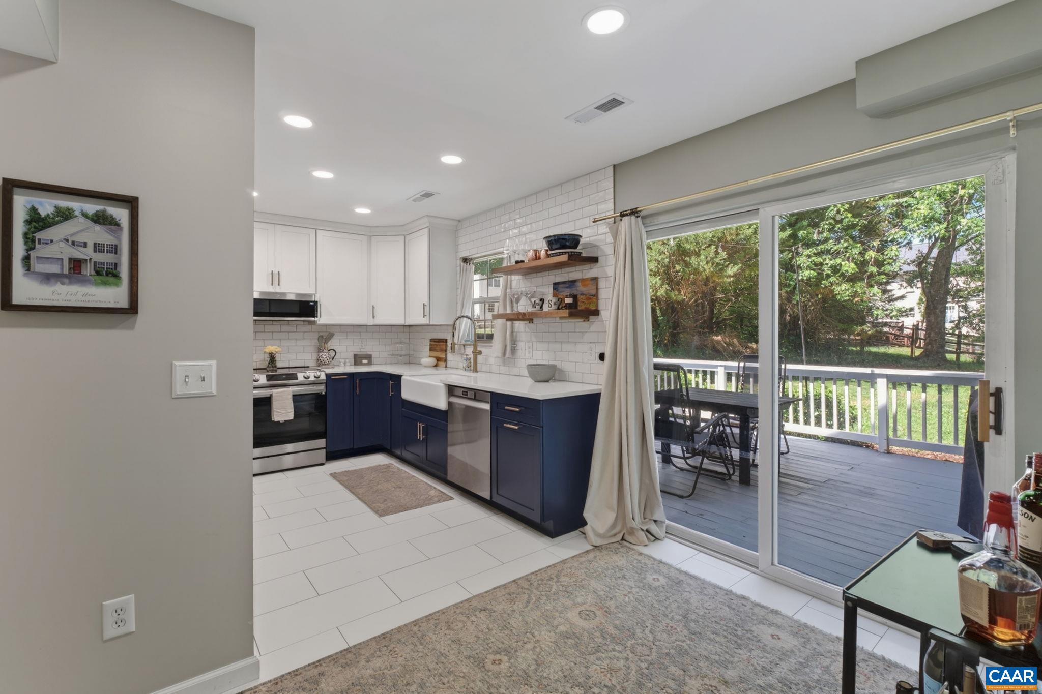 LAKE REYNOVIA - Residential