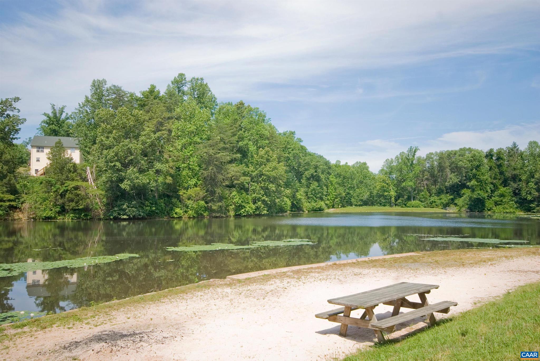 LAKE REYNOVIA - Residential