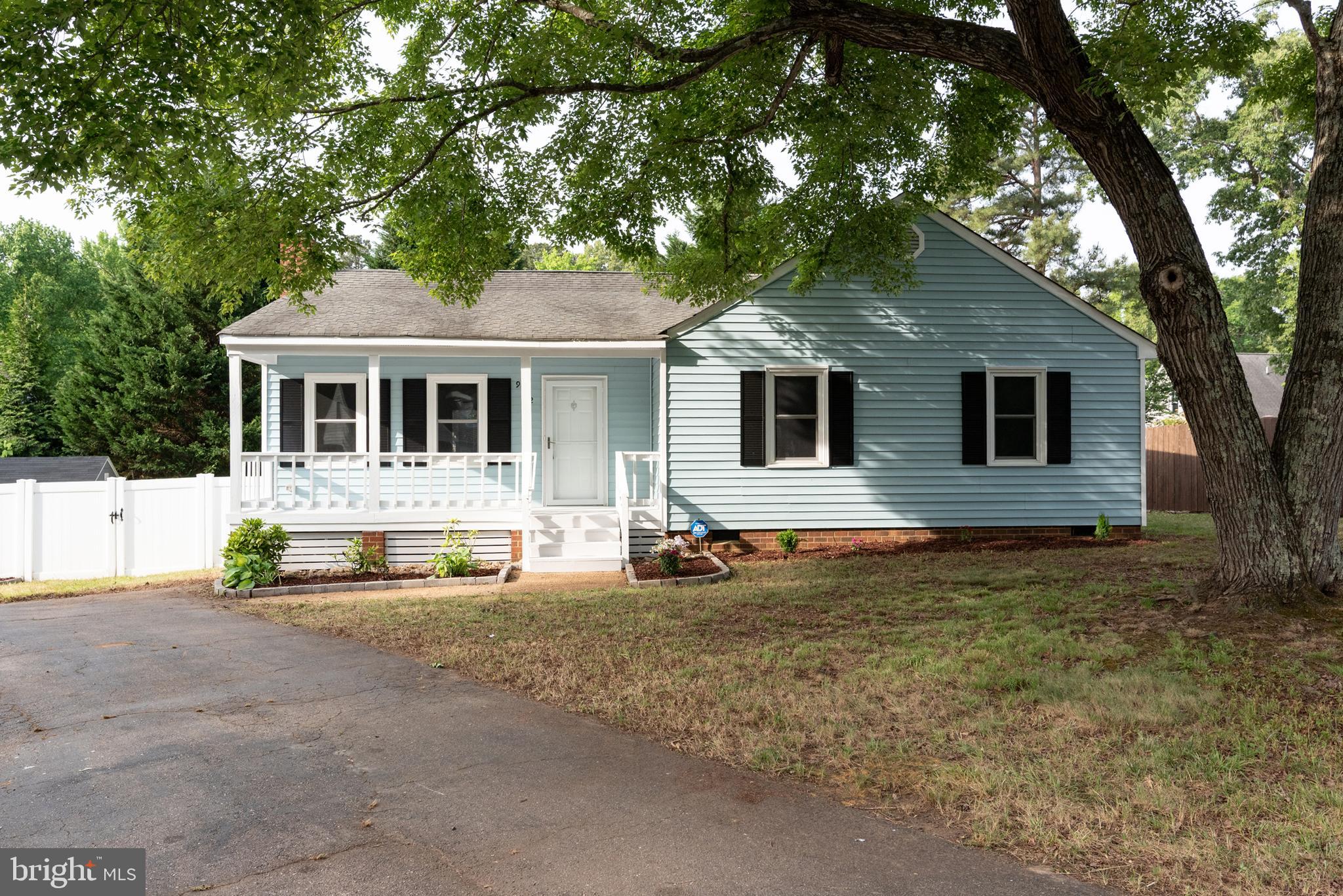 Beautiful Single-Family Home in Desired Location. Fresh Paint, Upgraded Counter Tops, Luxury Vinyl Flooring, Primary Bath, New Appliances. Must See!