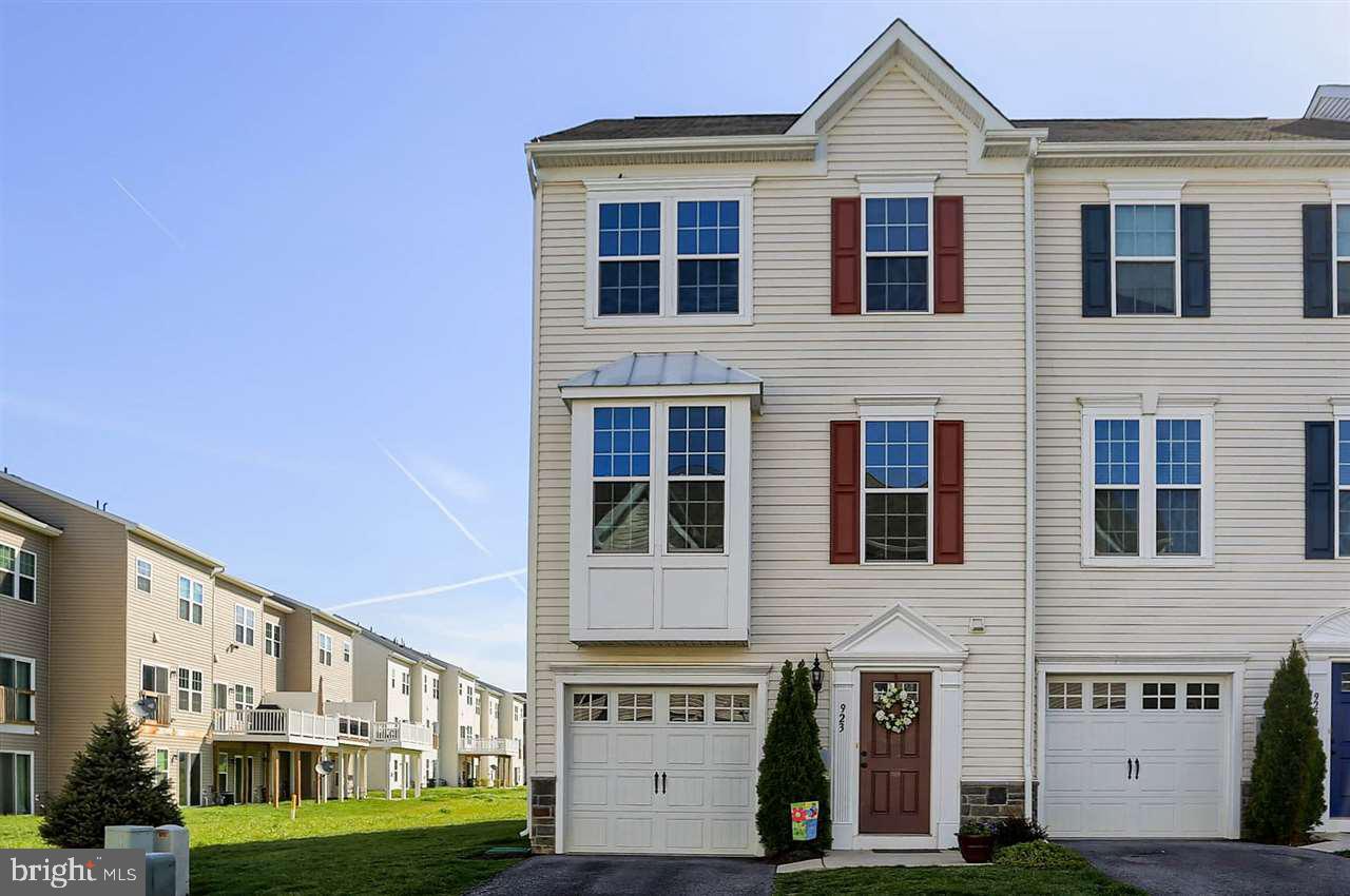STONEGATE AT REGENTS GLEN - Residential