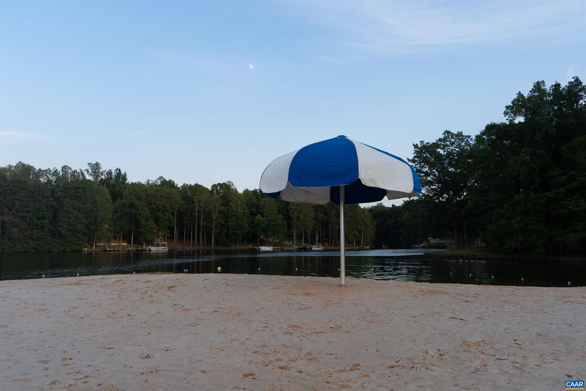 LAKE MONTICELLO - Land