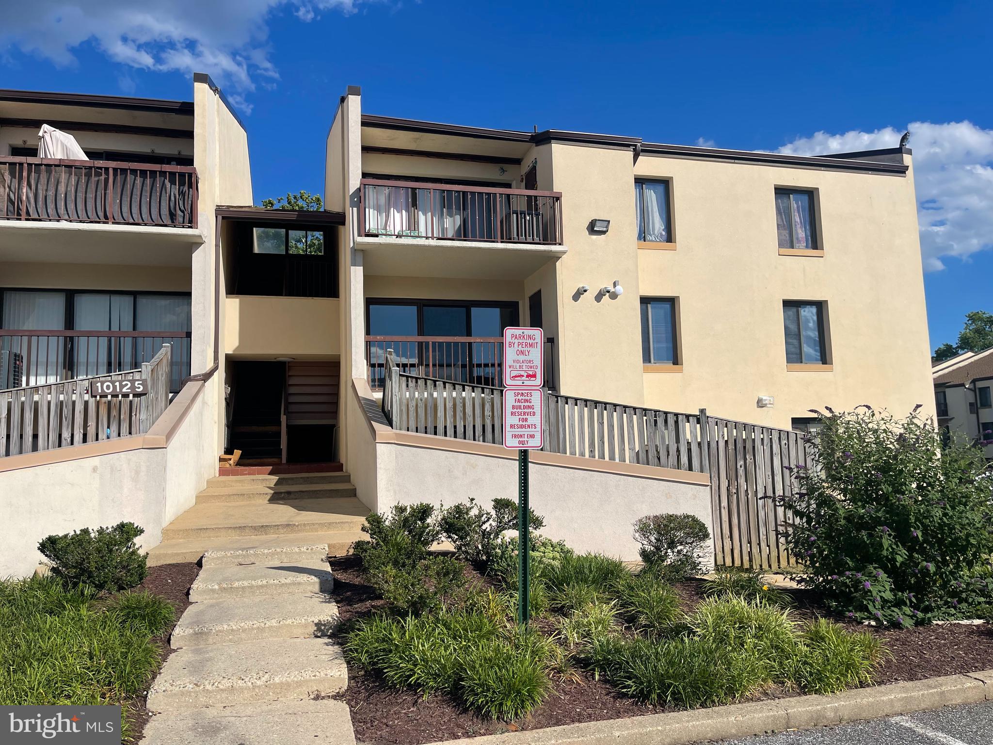 TREETOP CONDO - Residential