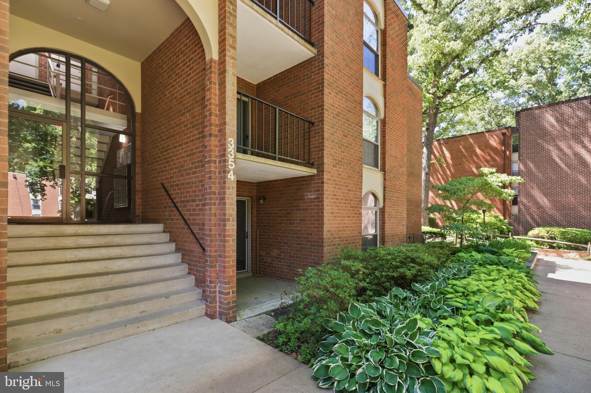 WOODBURN VILLAGE - Residential