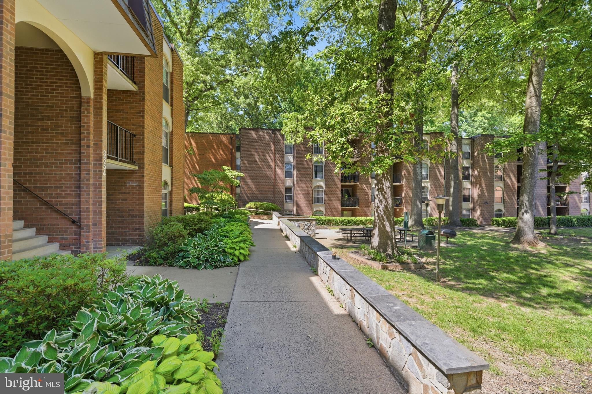 WOODBURN VILLAGE - Residential