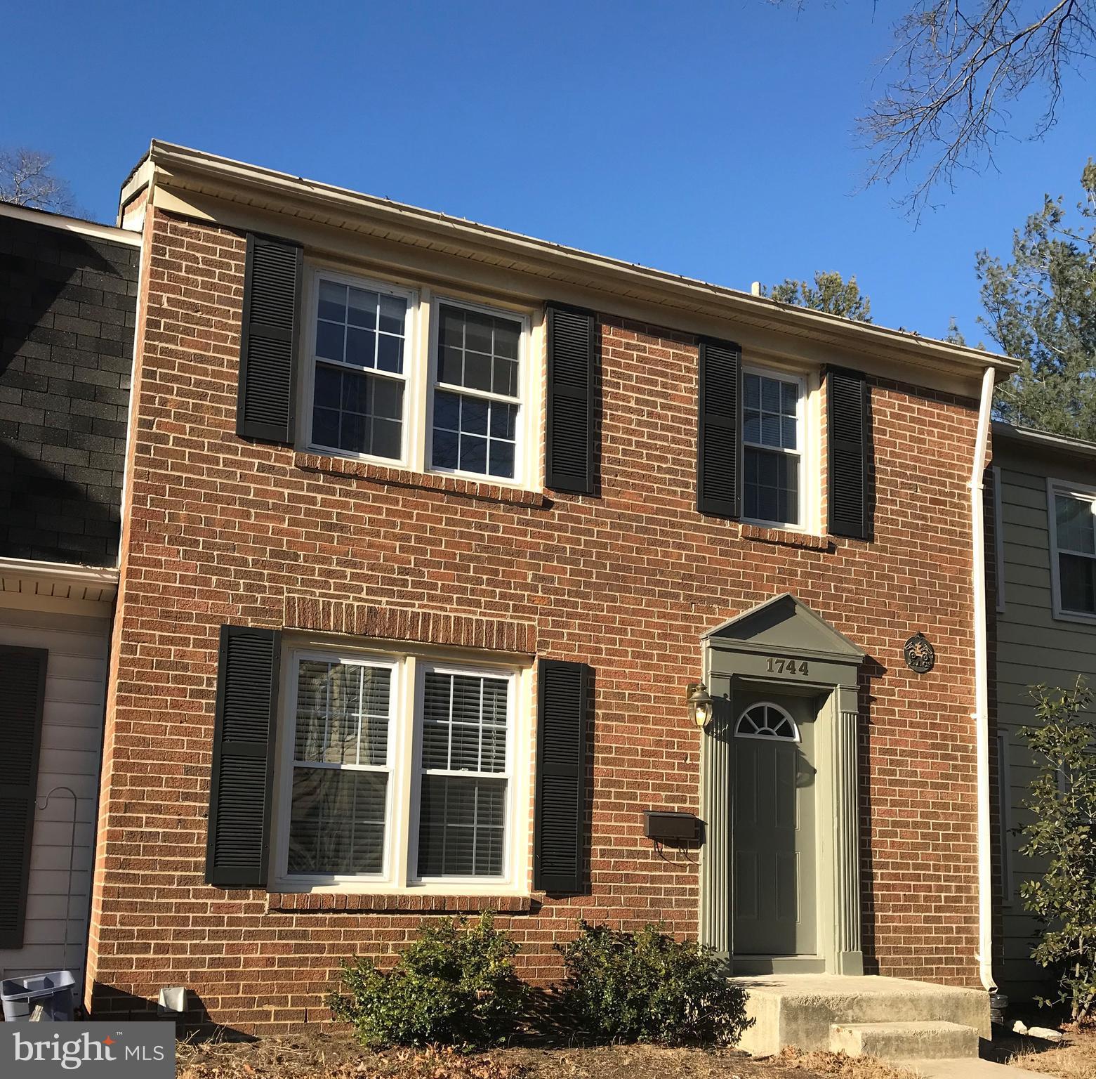 LOVELY 3BR HOME W/DECK IN CROFTON**NEW HARDWOOD FLOORS**PREFER NO SMOKING AND NO PETS, WILL CONSIDER CASE BY CASE THOUGH**