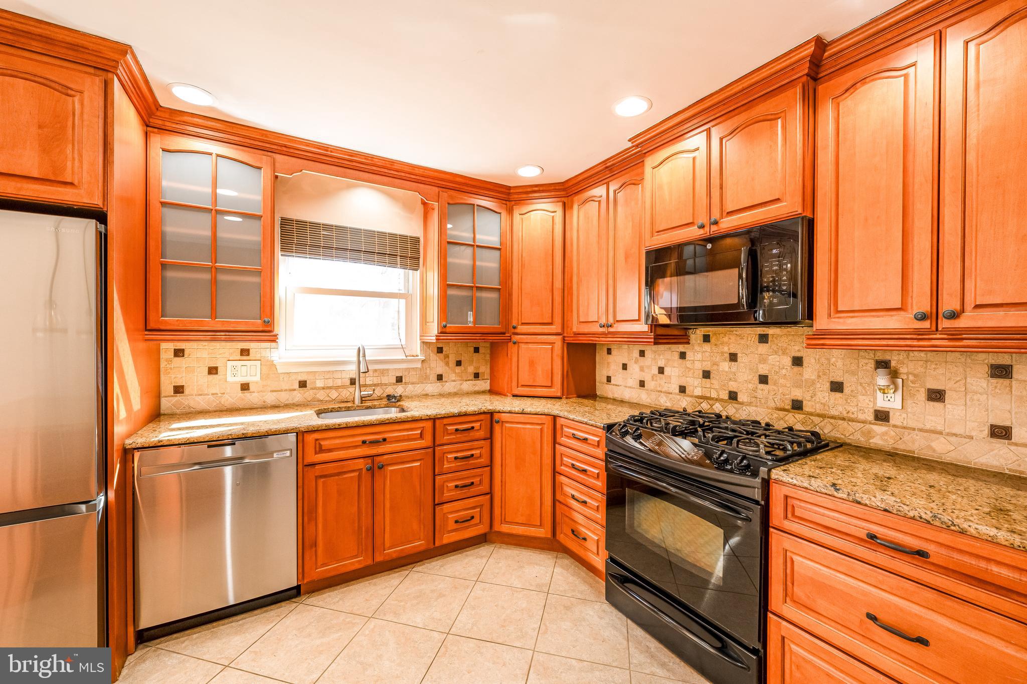 STONEYBROOKE - Residential Lease