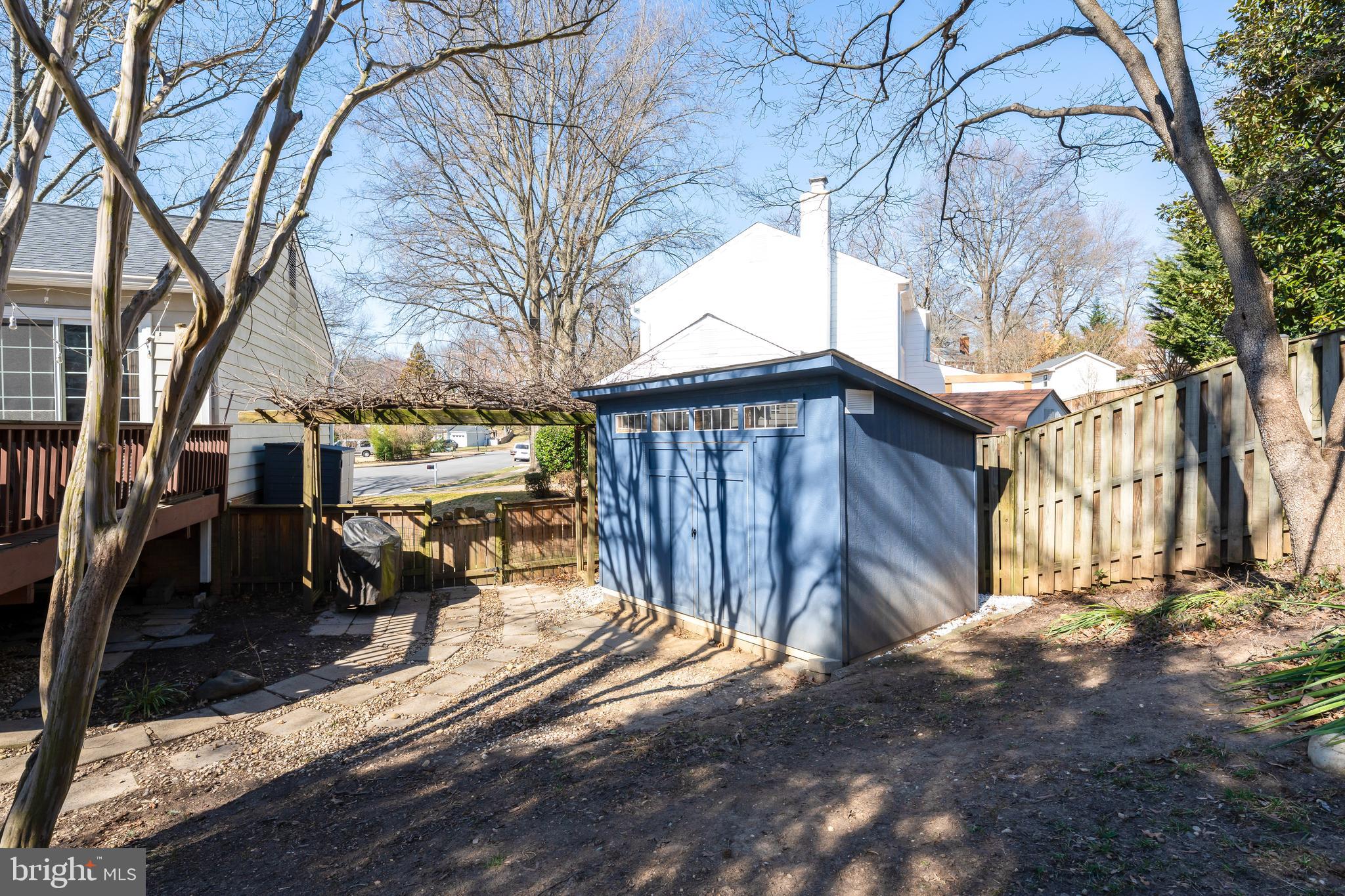 STONEYBROOKE - Residential Lease