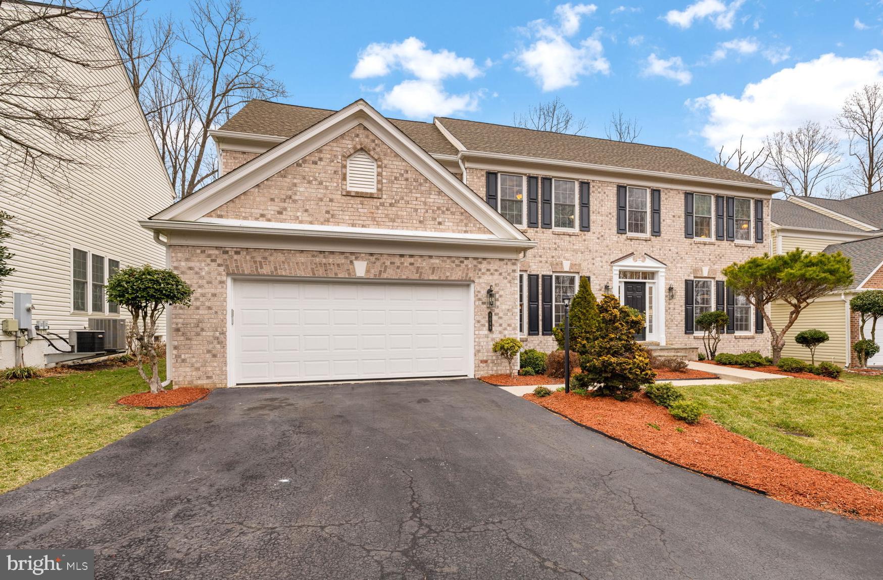 LAUREL HILL - Residential