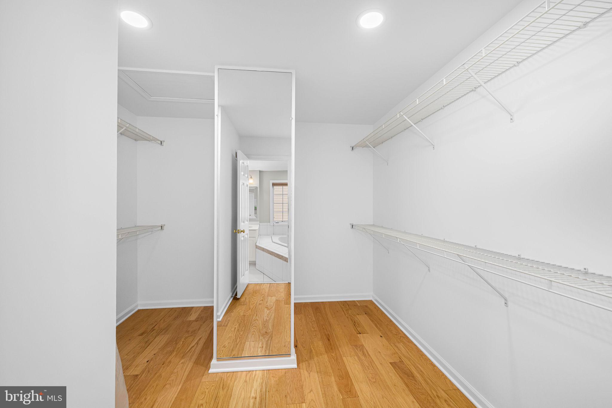 LAUREL HILL - Residential