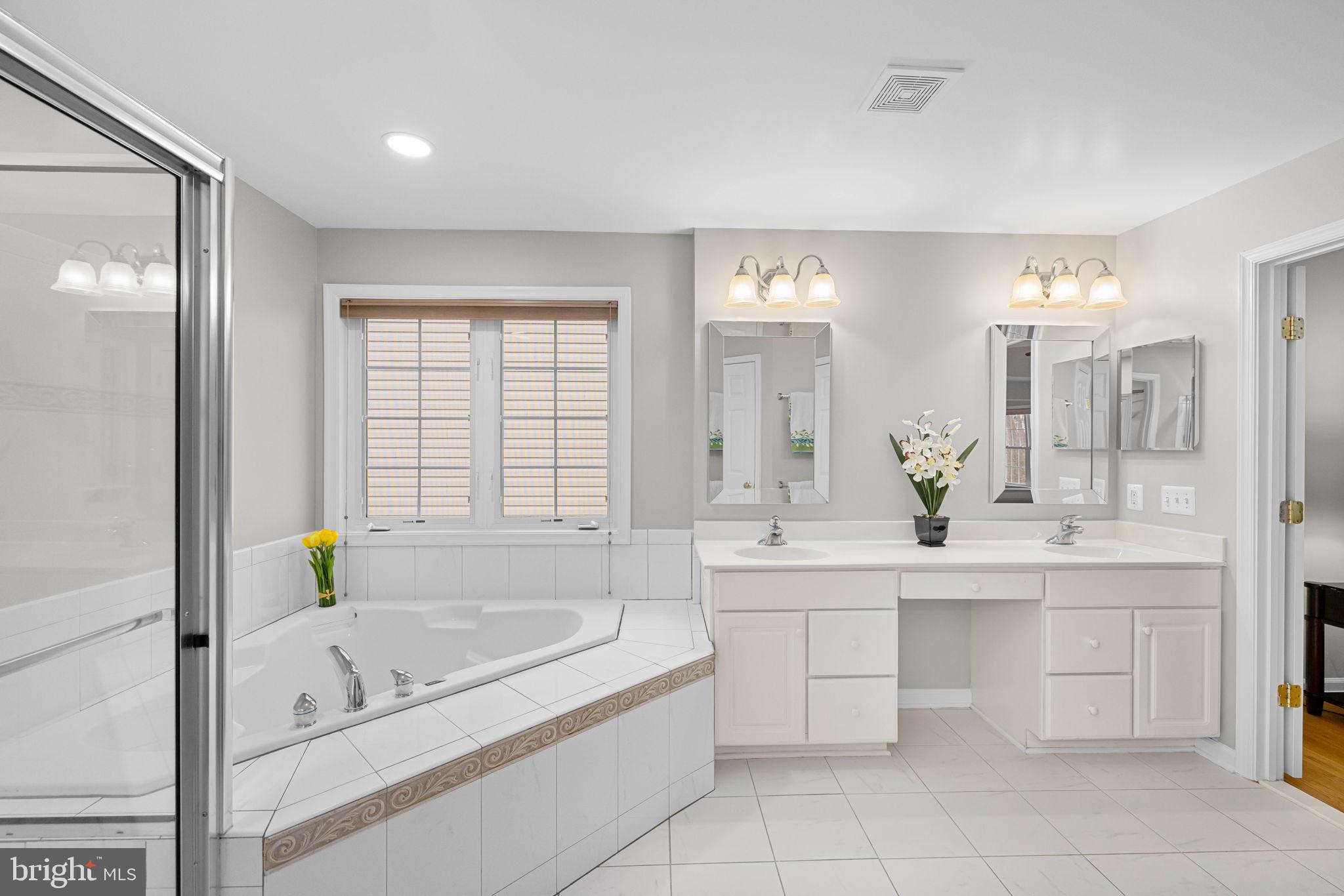 LAUREL HILL - Residential