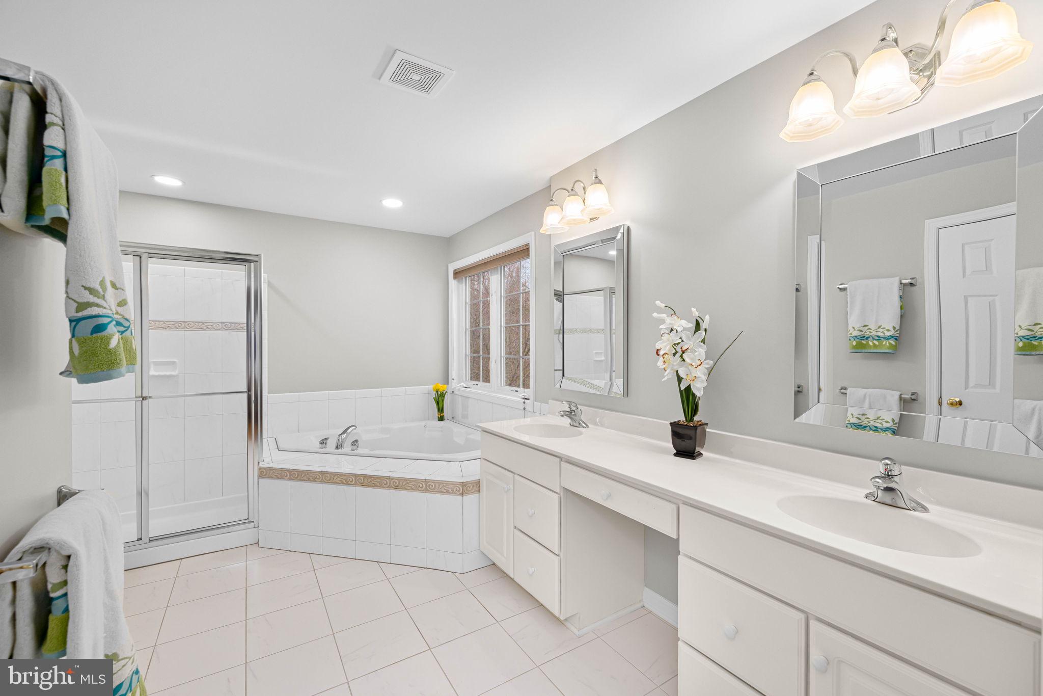 LAUREL HILL - Residential