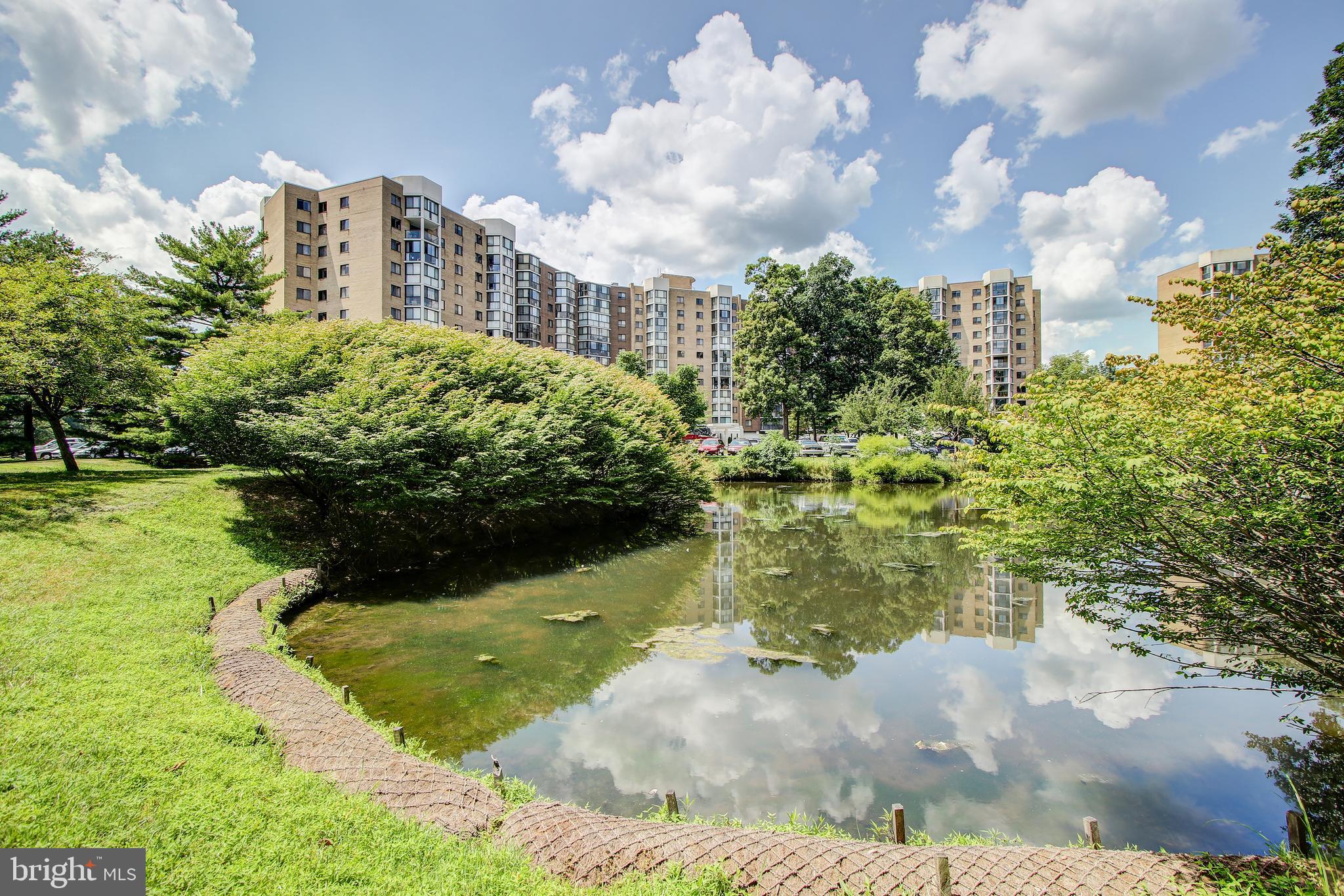 LEISURE WORLD - Residential