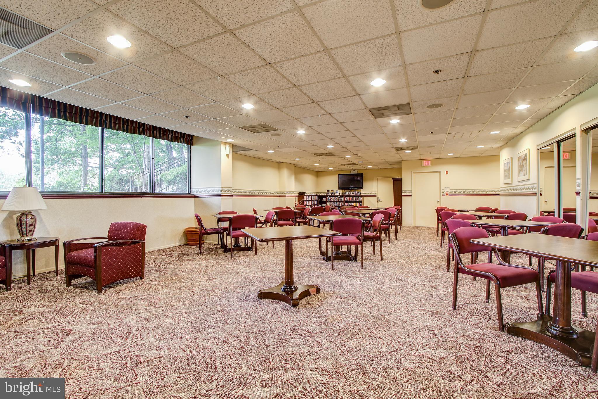LEISURE WORLD - Residential