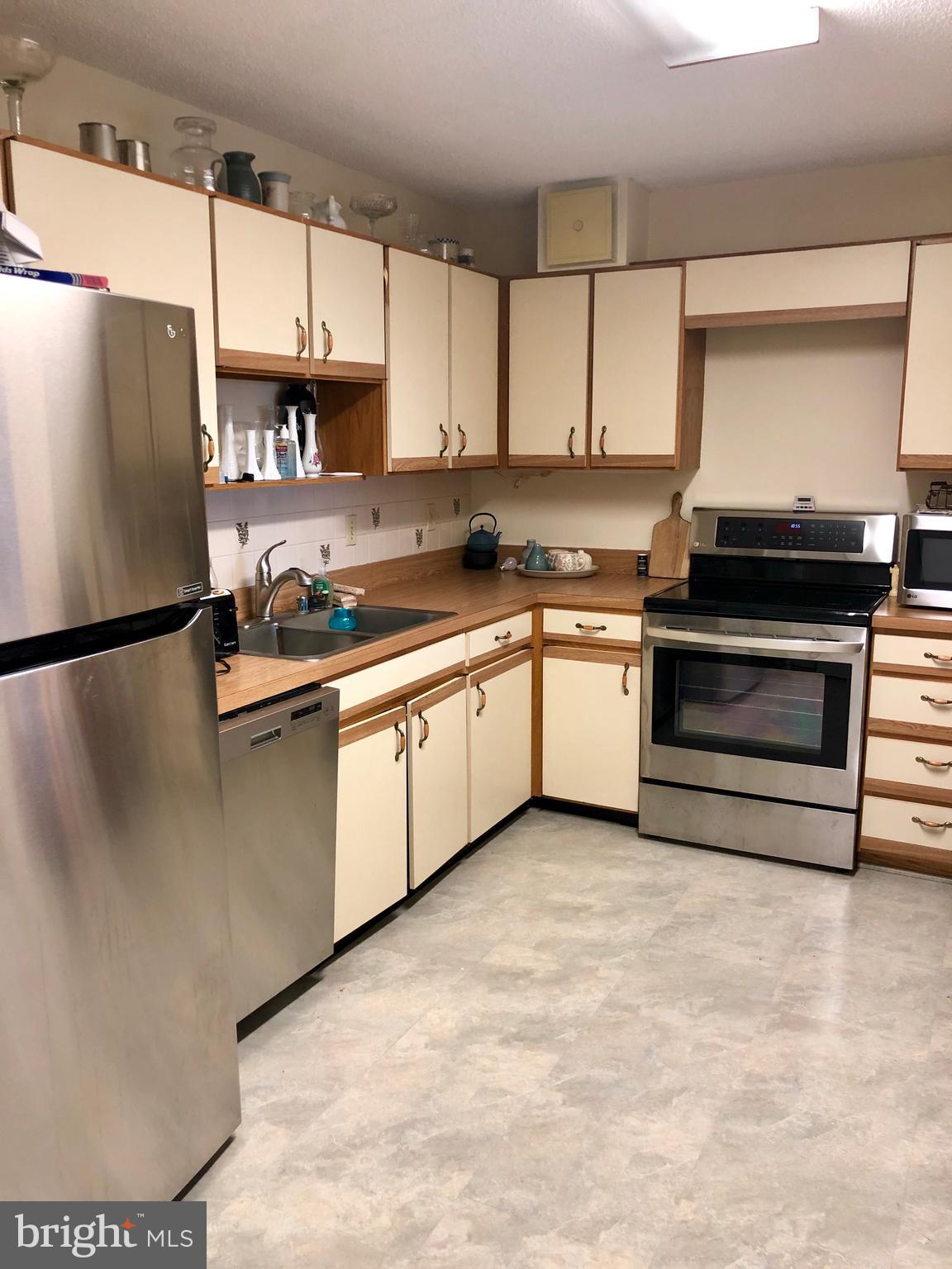 LEISURE WORLD - Residential