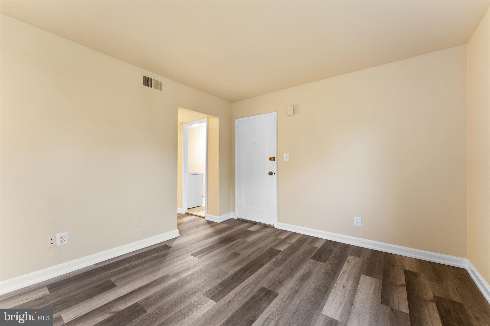 HOLLYBROOKE - Residential Lease