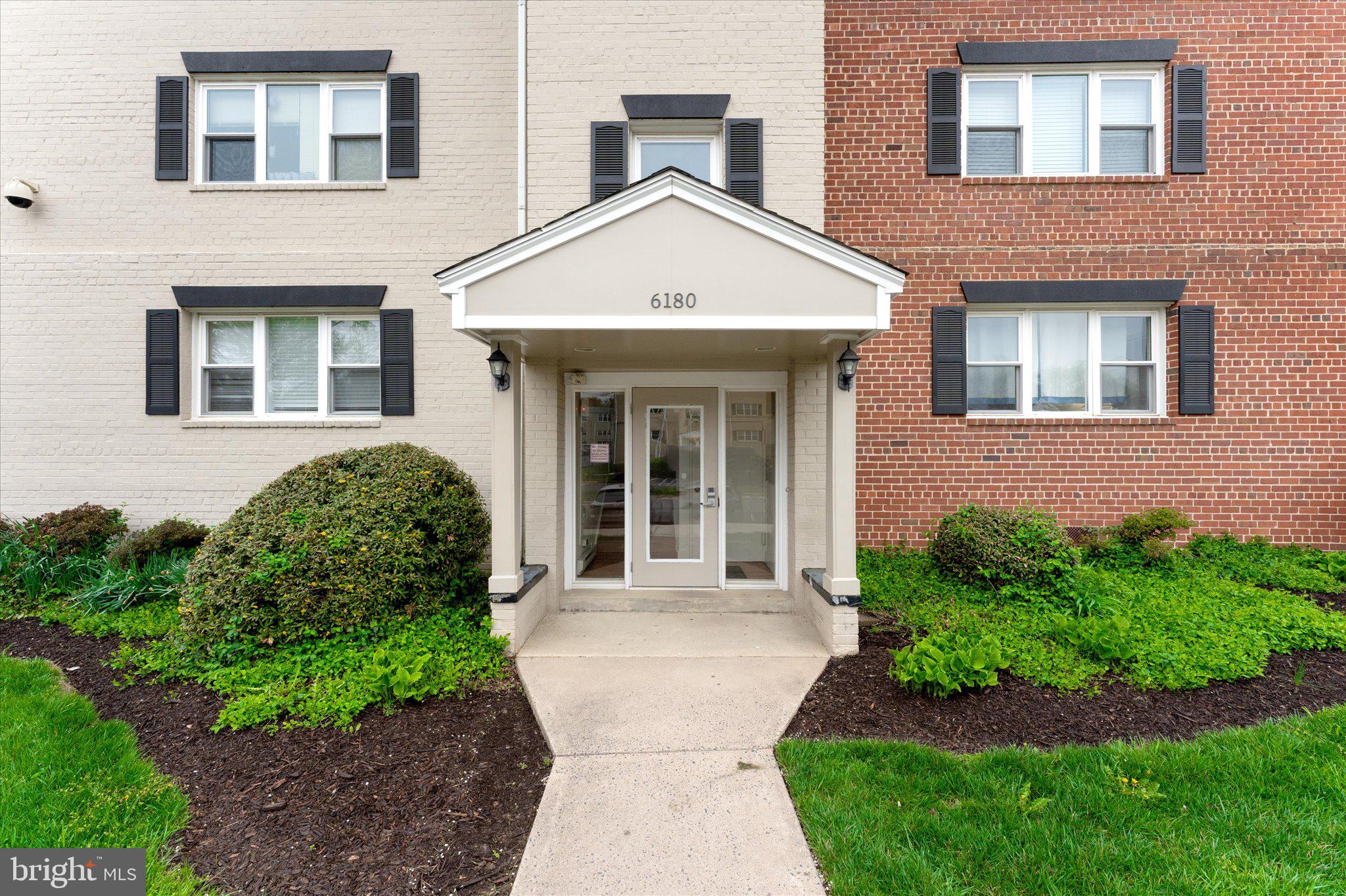 HOLLYBROOKE - Residential Lease