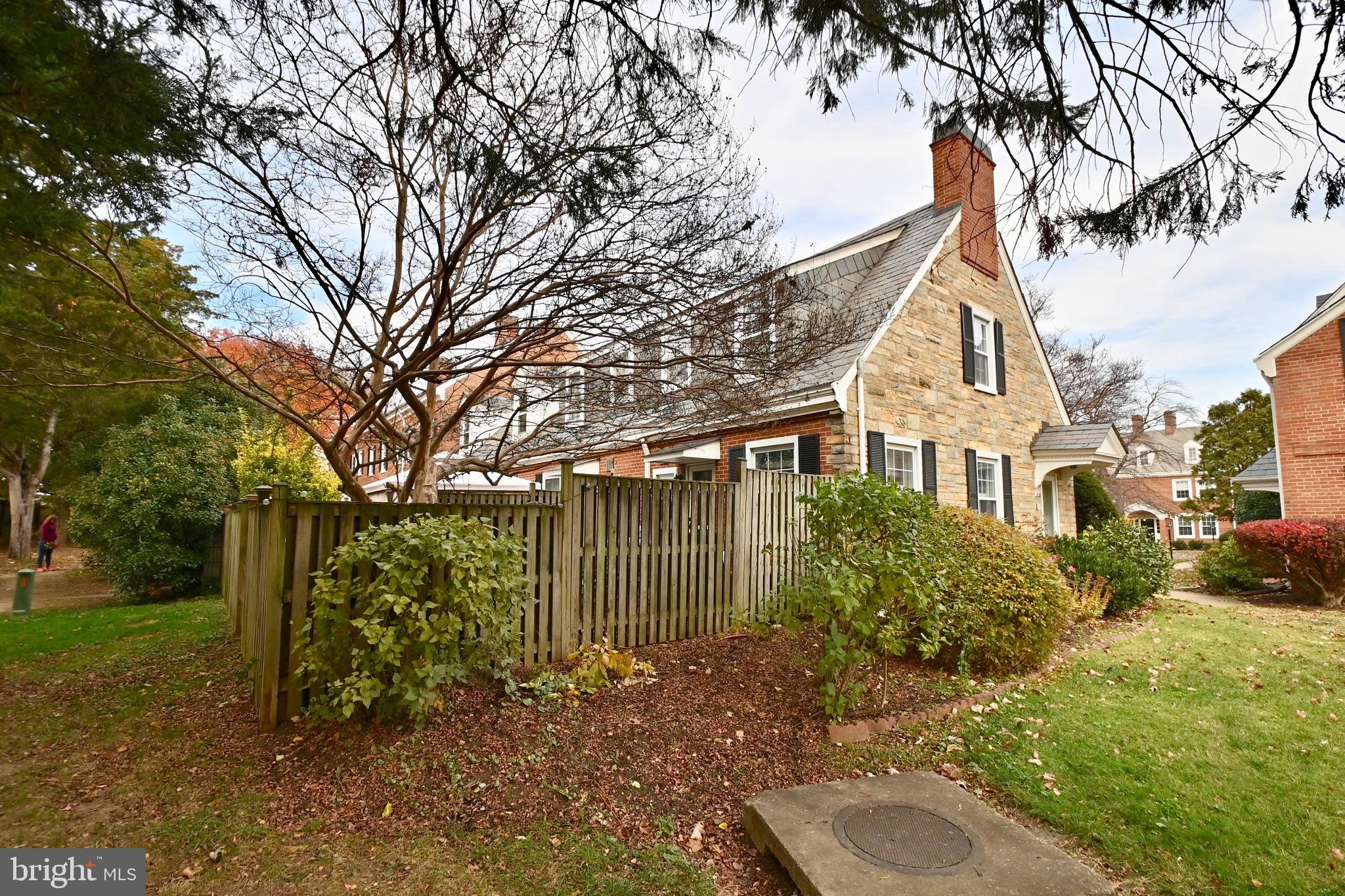 FAIRLINGTON ARBORS - Residential