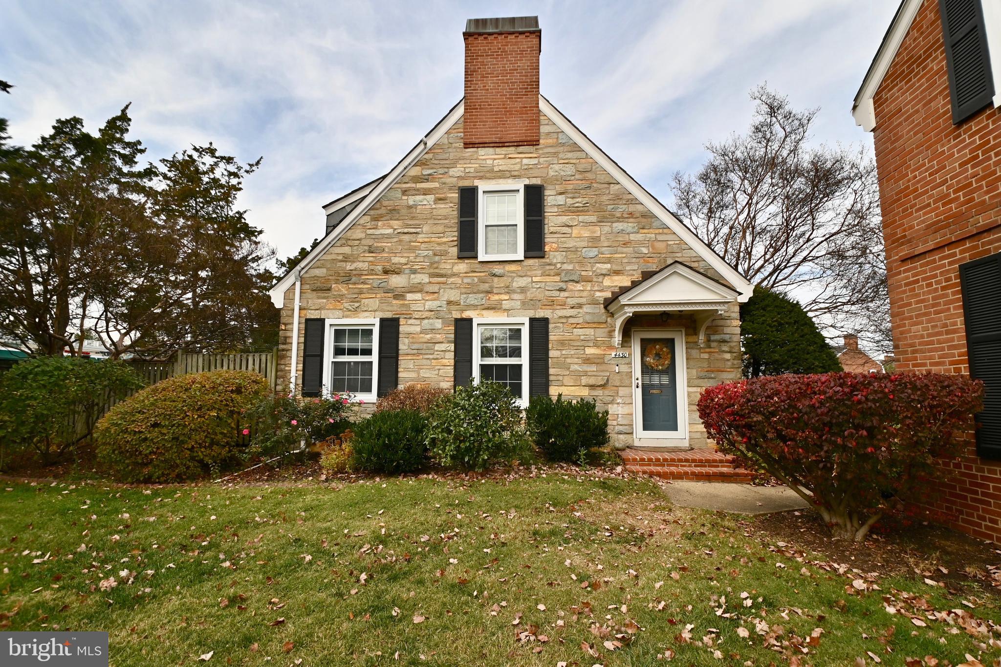 This light-filled, end unit Edgewood model is ready for its new owner.  Hardwood floors on the main & upper levels, renovated kitchen and baths, separate dining area.  Laminate, wood-look floors on the lower level, which boasts a generous recreation room and a bonus room that could be an office, den or guest quarters.  A large, open area next to the property gives space and privacy.  Low condo fee