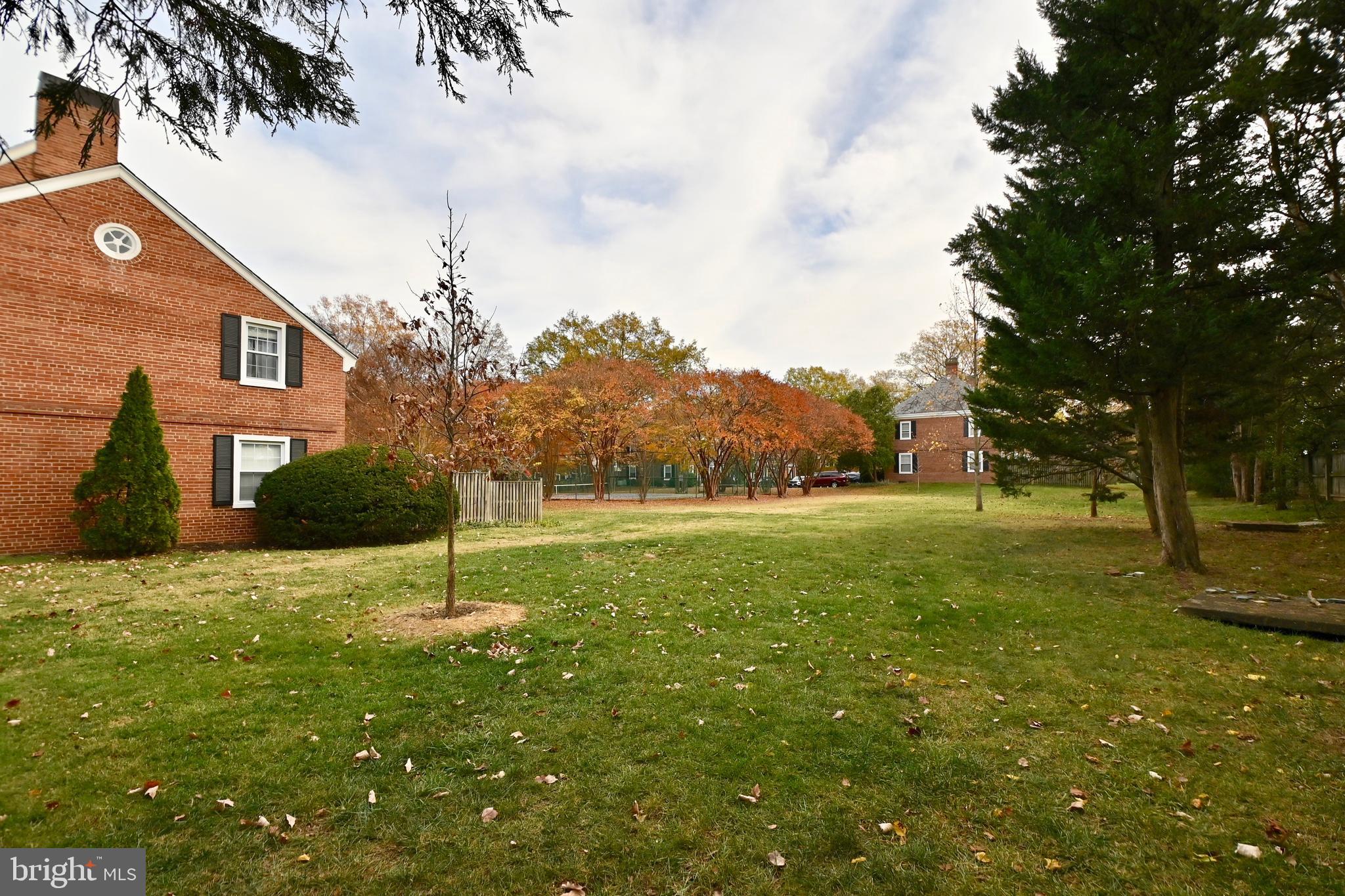 FAIRLINGTON ARBORS - Residential