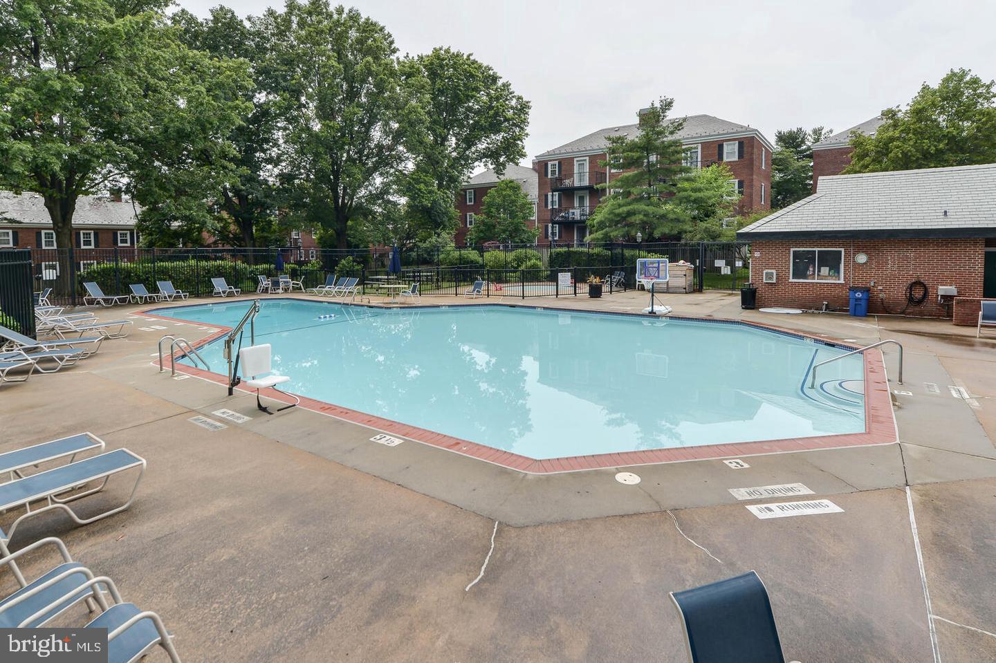 FAIRLINGTON ARBORS - Residential