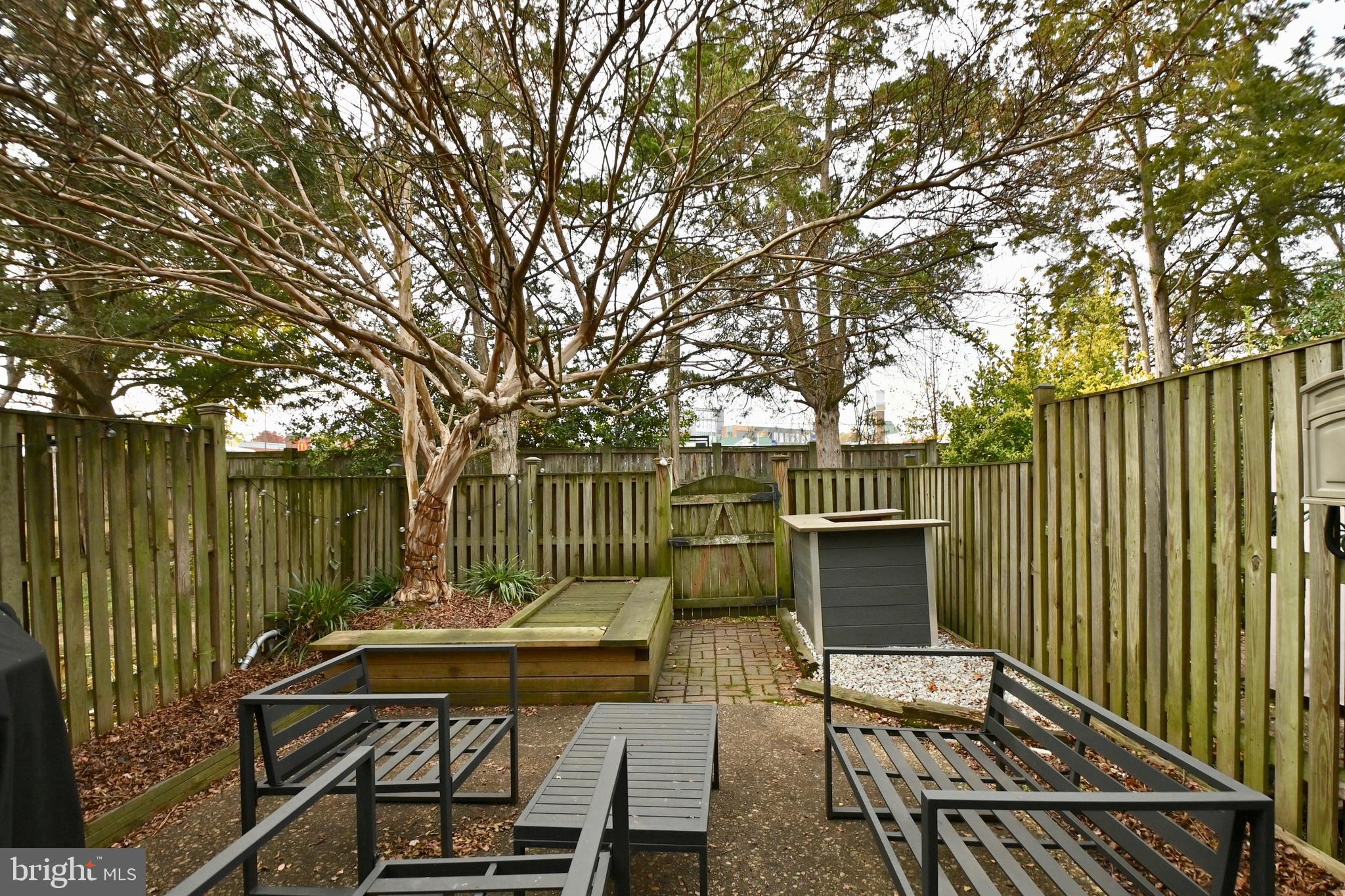 FAIRLINGTON ARBORS - Residential