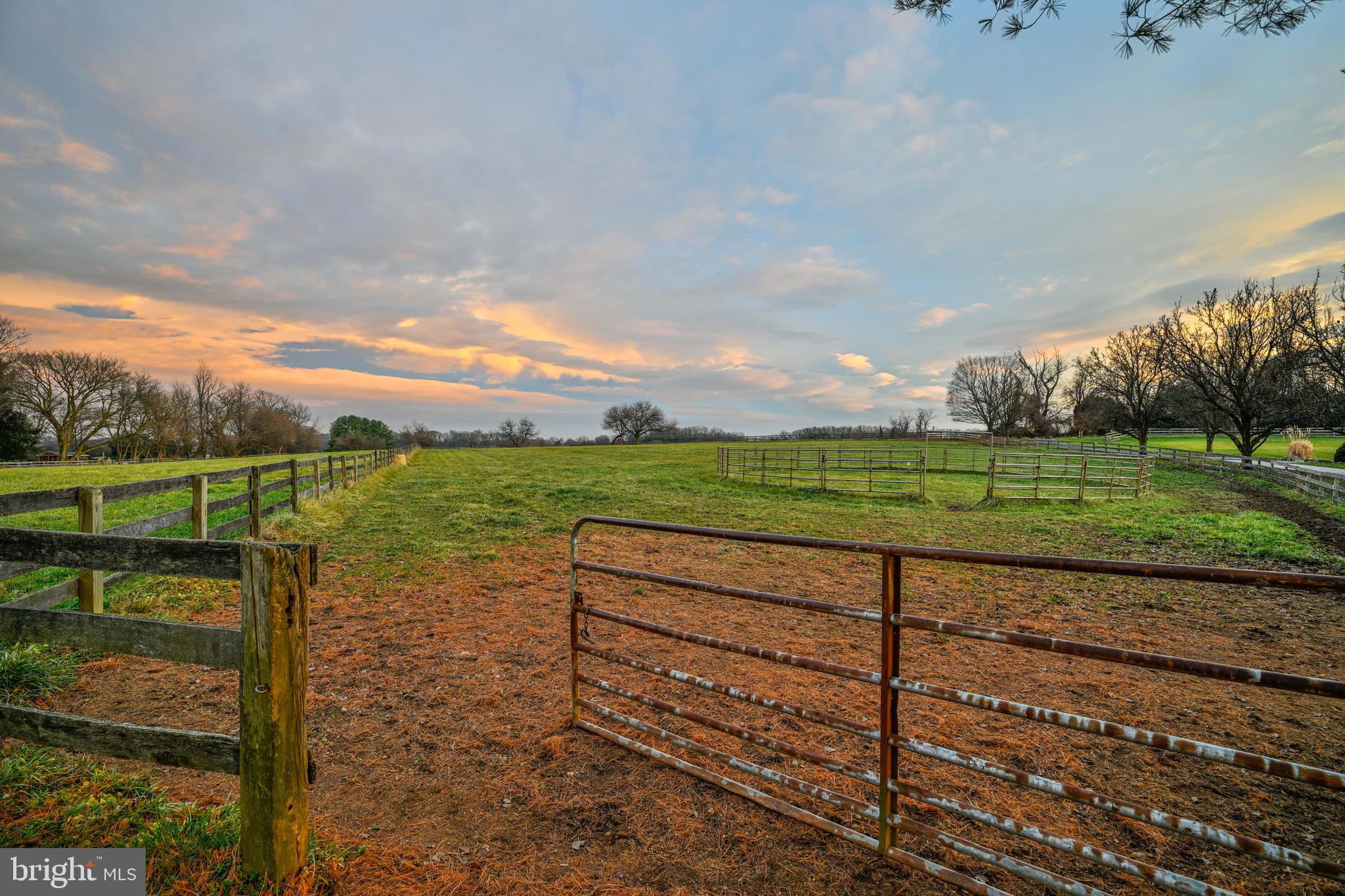 BROOKFIELD - Farm