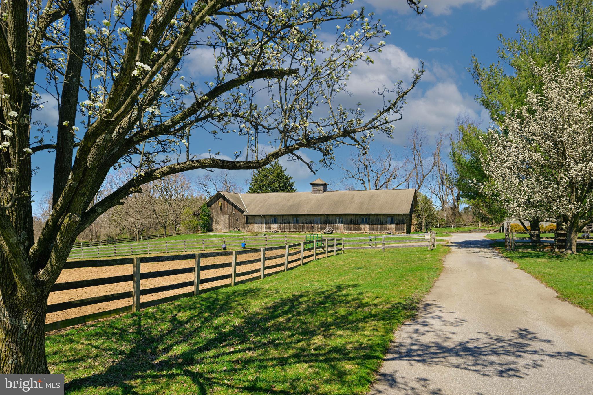BROOKFIELD - Farm