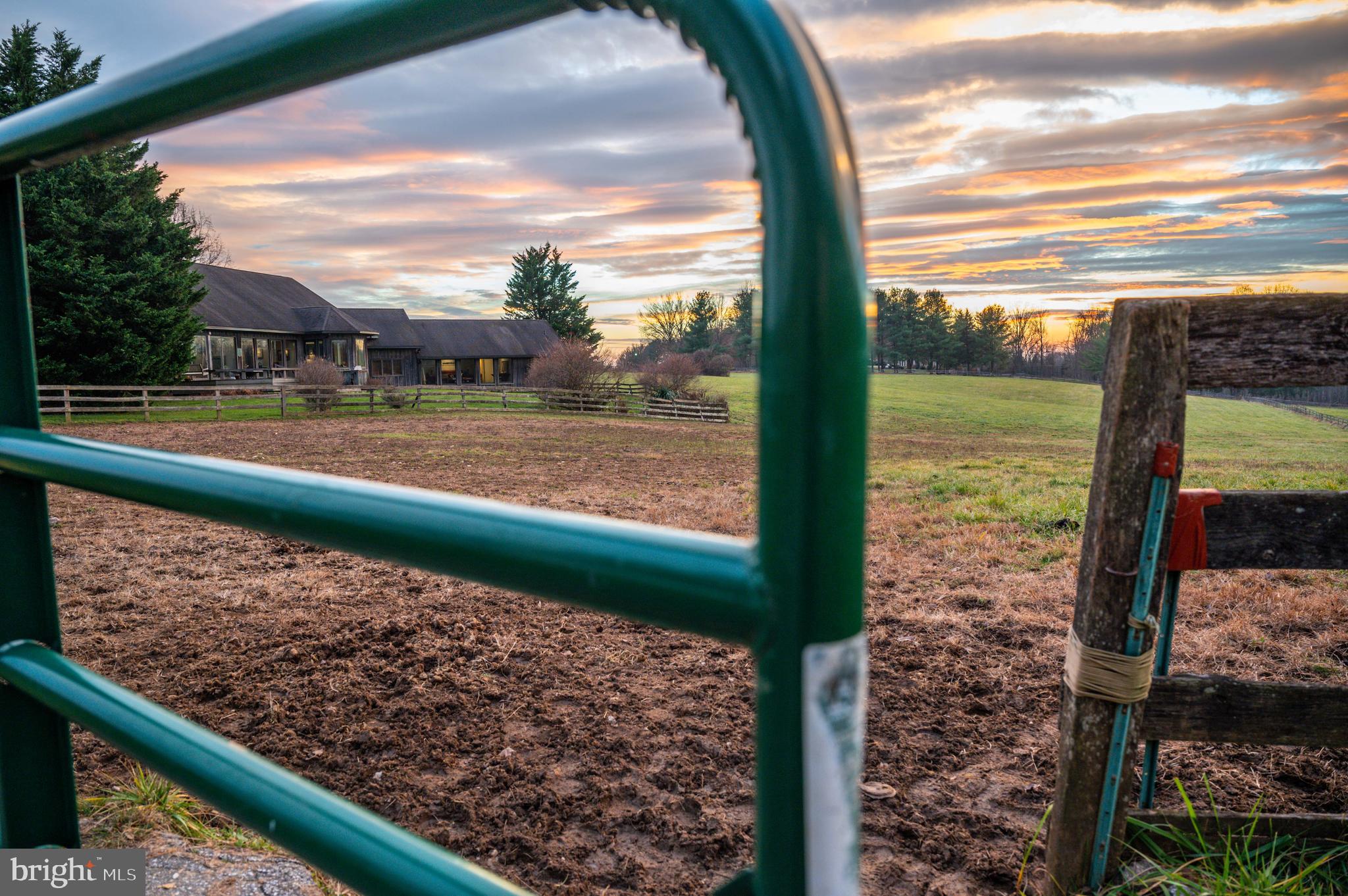 BROOKFIELD - Farm