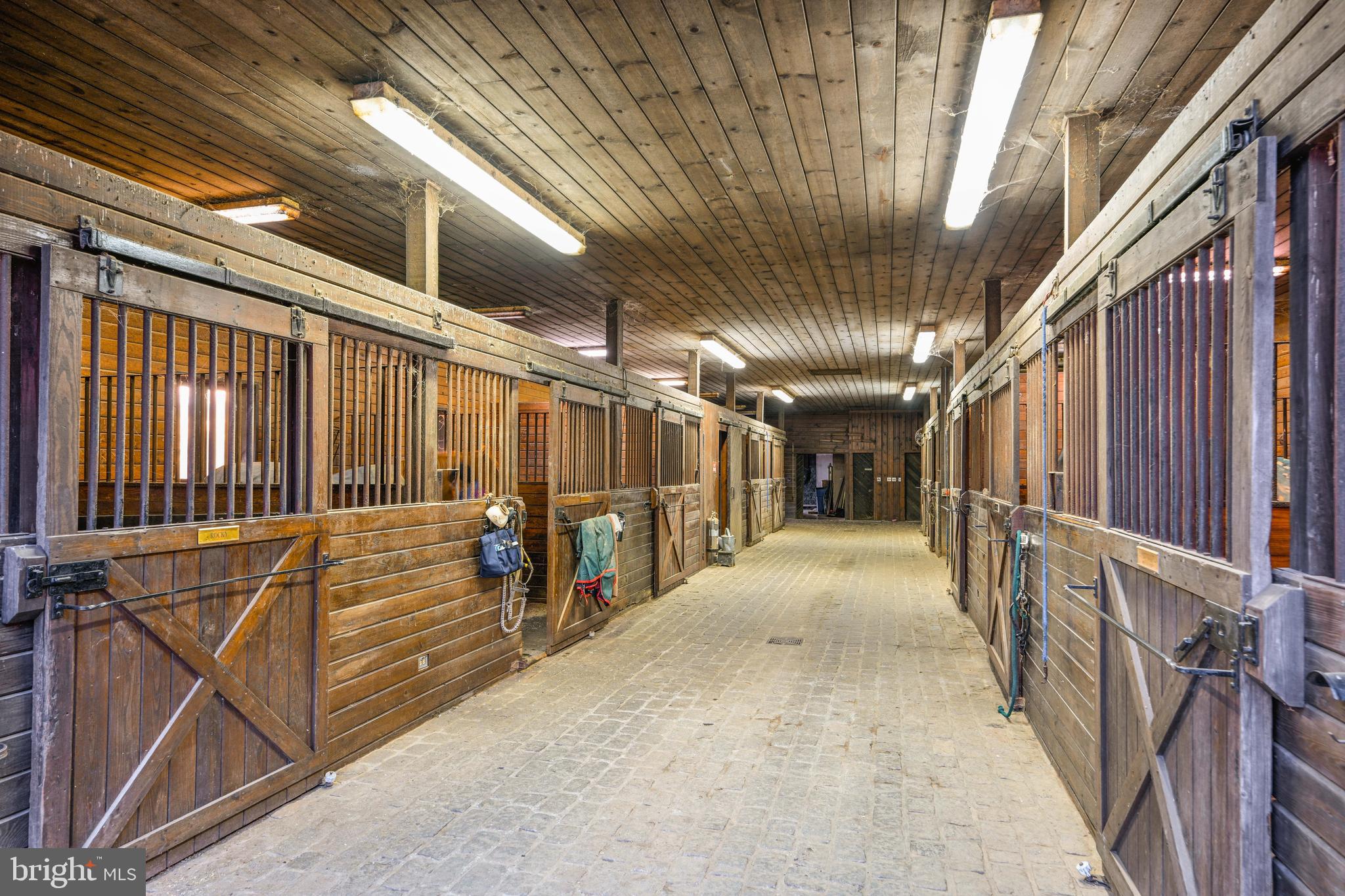 BROOKFIELD - Farm