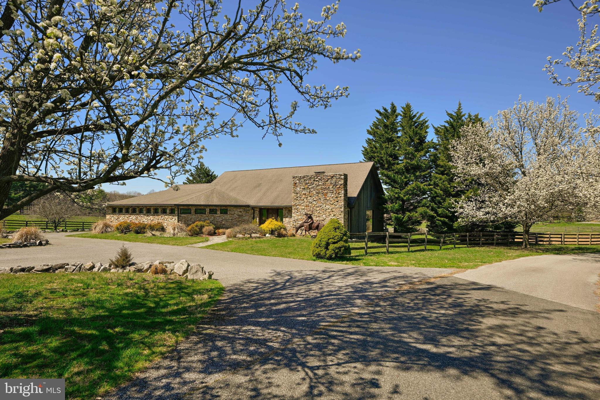 BROOKFIELD - Farm
