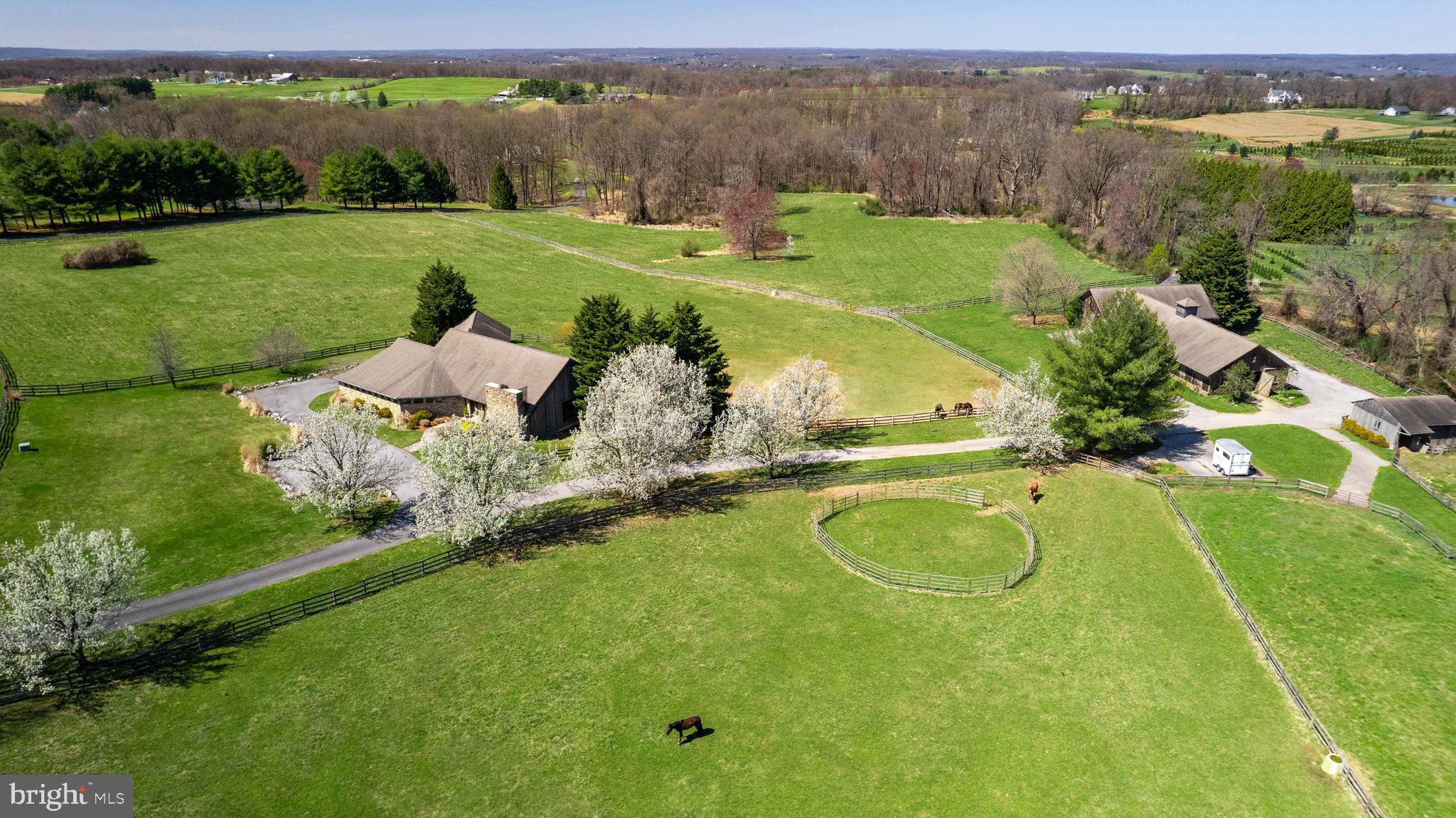 BROOKFIELD - Farm
