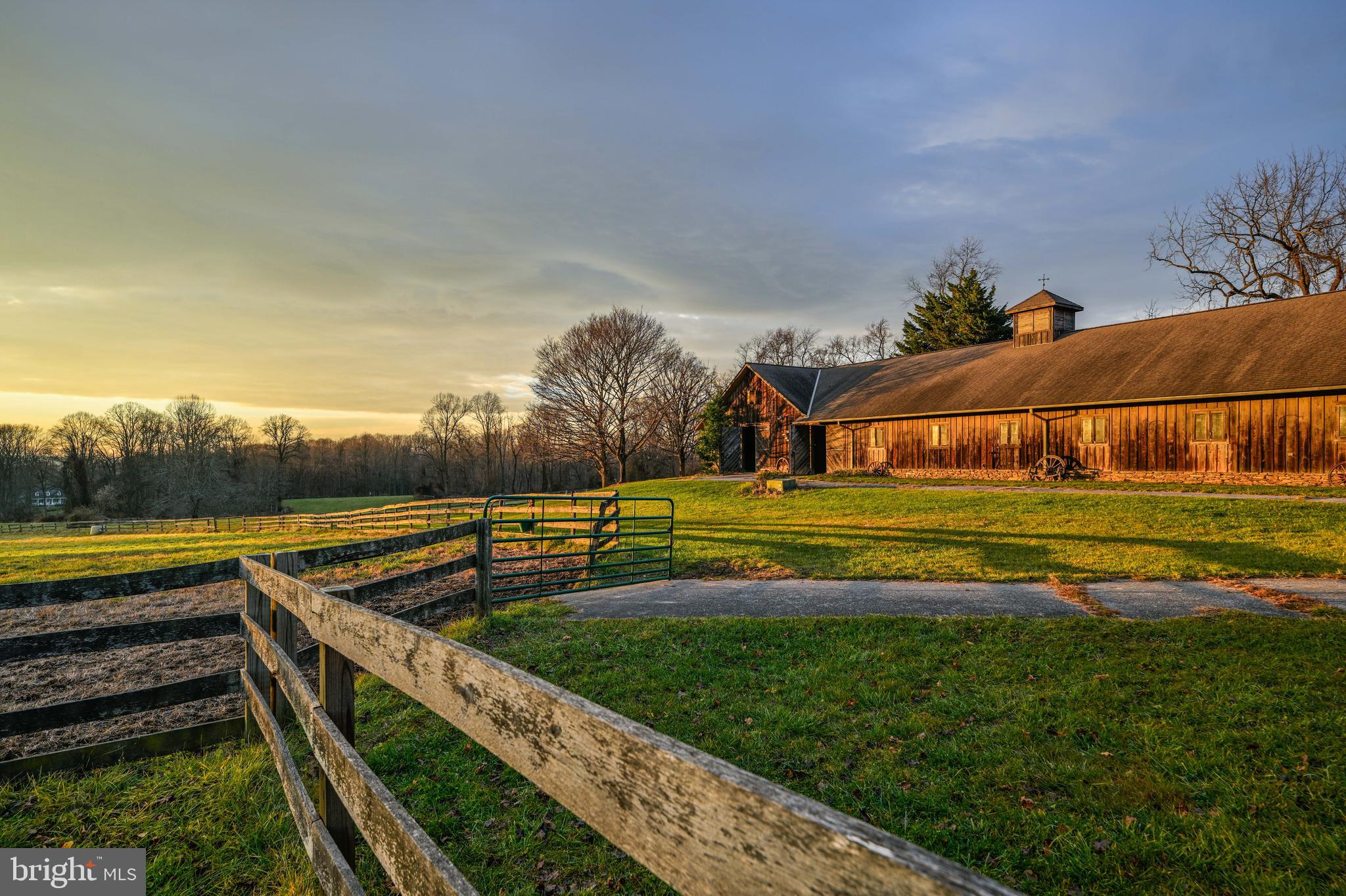 BROOKFIELD - Farm