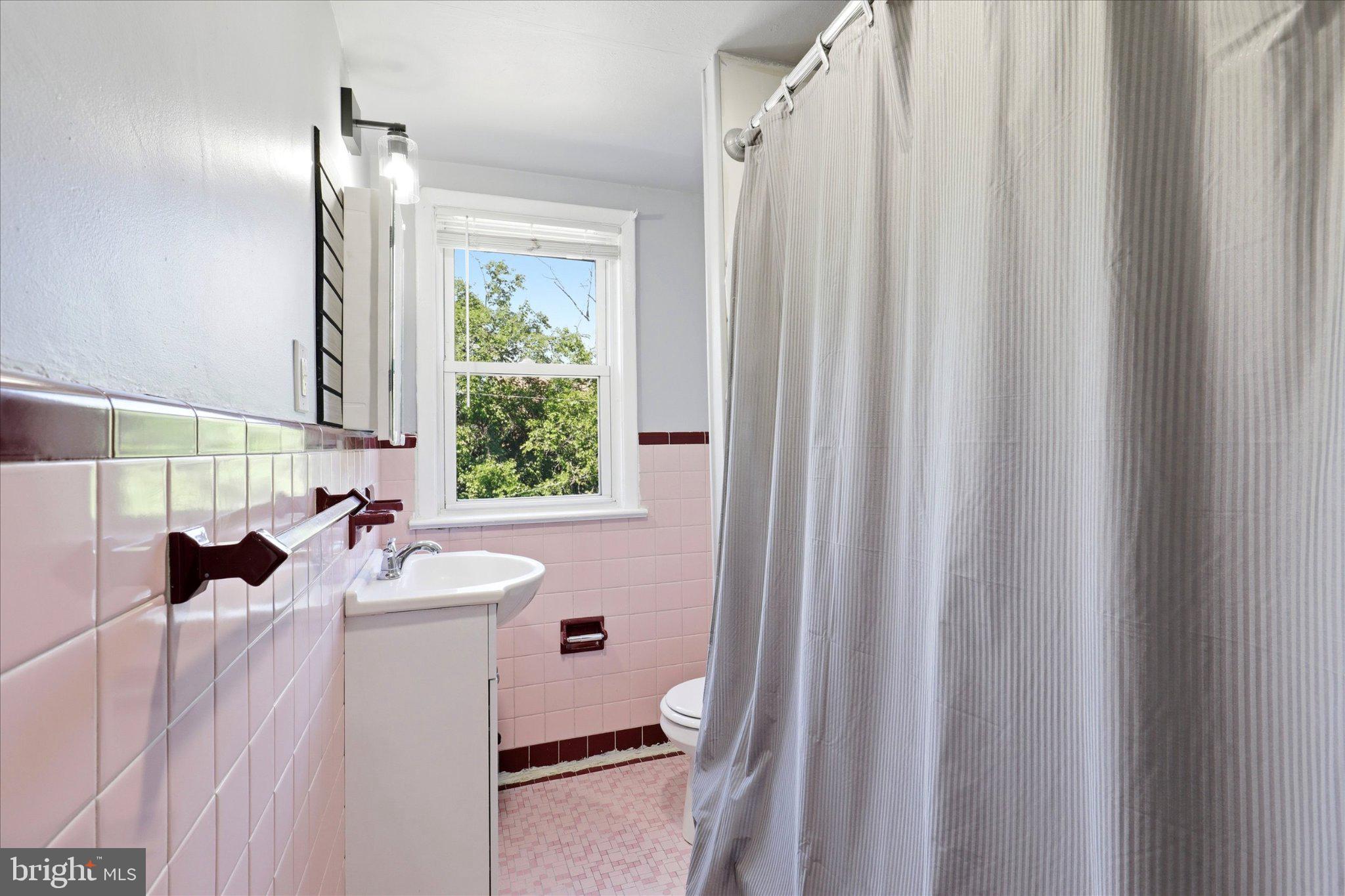 NORRISTOWN - Residential