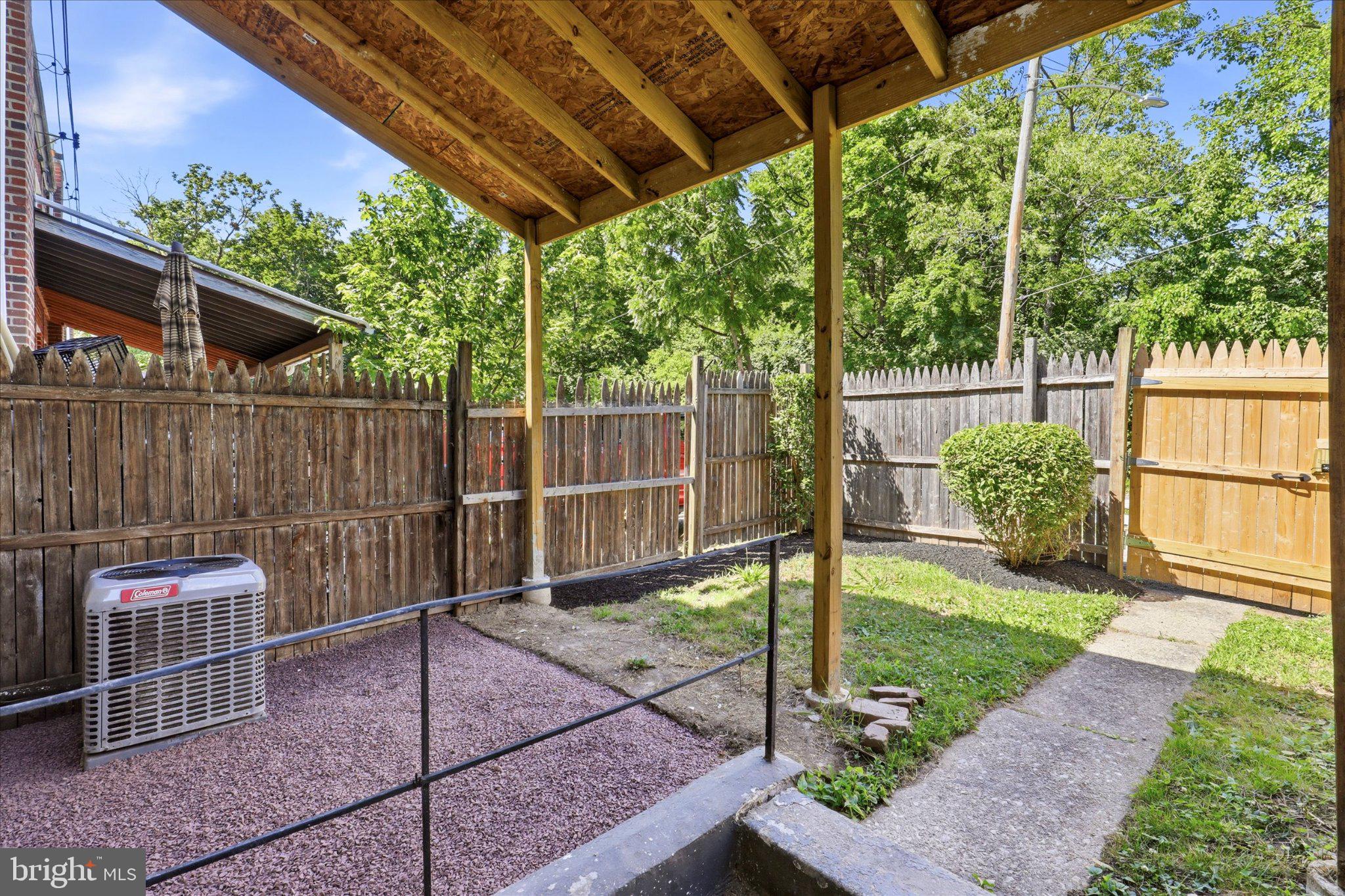 NORRISTOWN - Residential