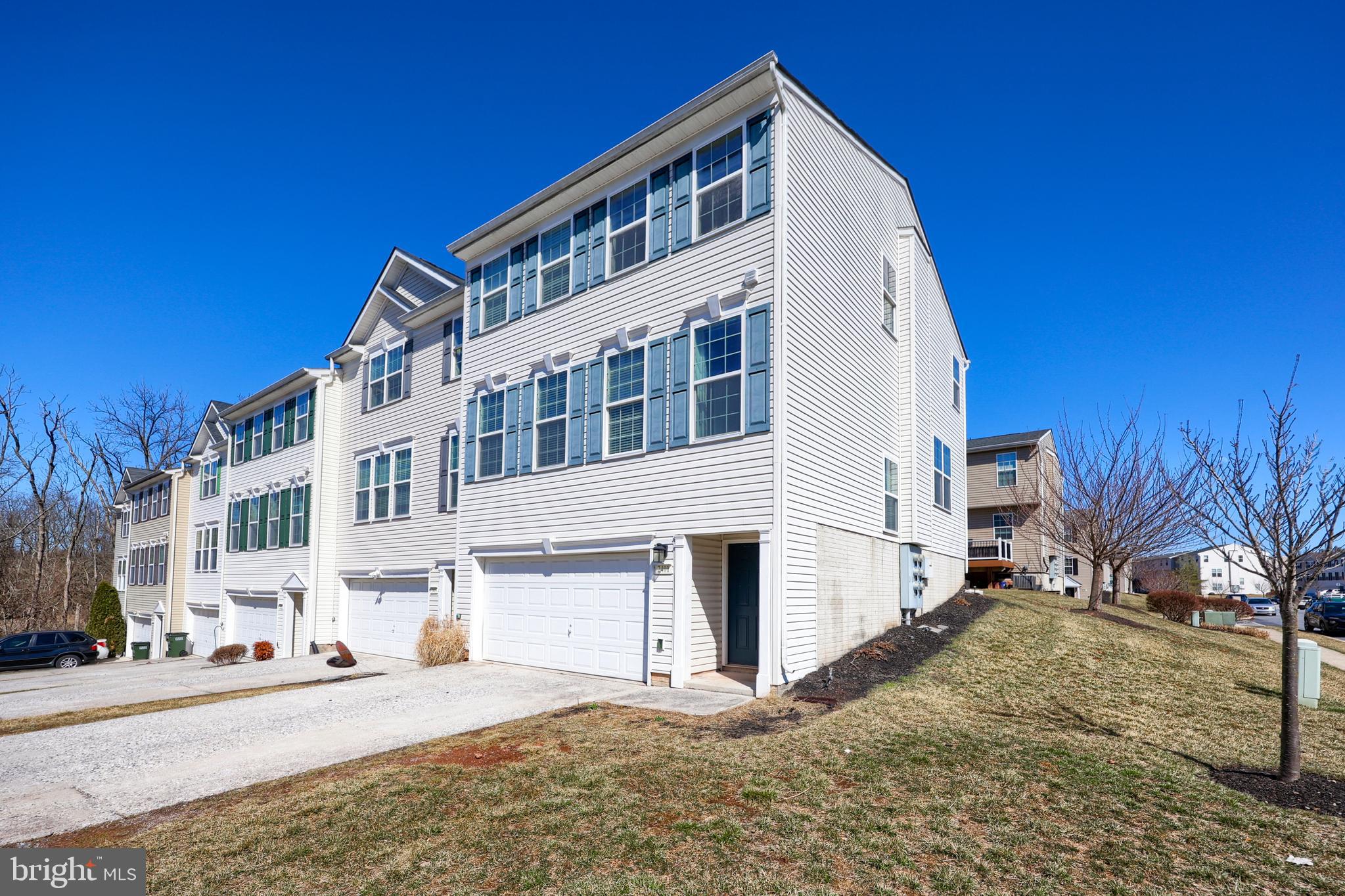 IRON BRIDGE LANDING - Residential