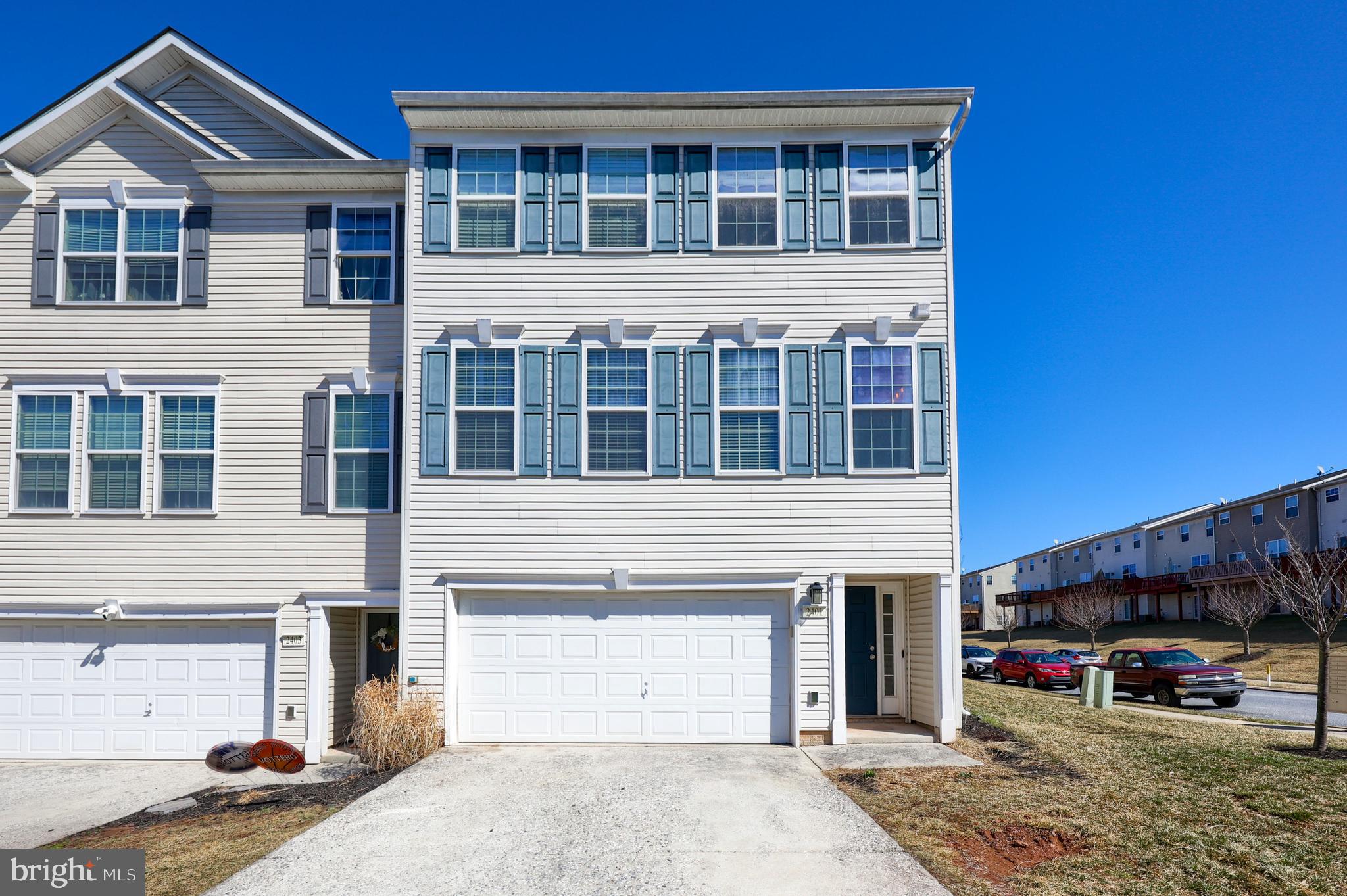 IRON BRIDGE LANDING - Residential