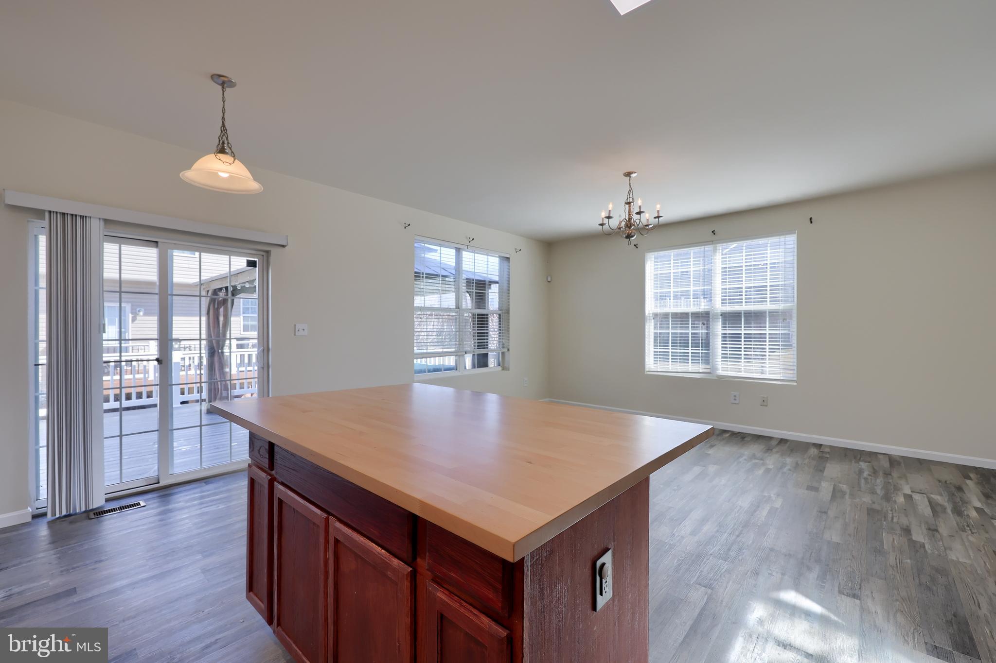 IRON BRIDGE LANDING - Residential