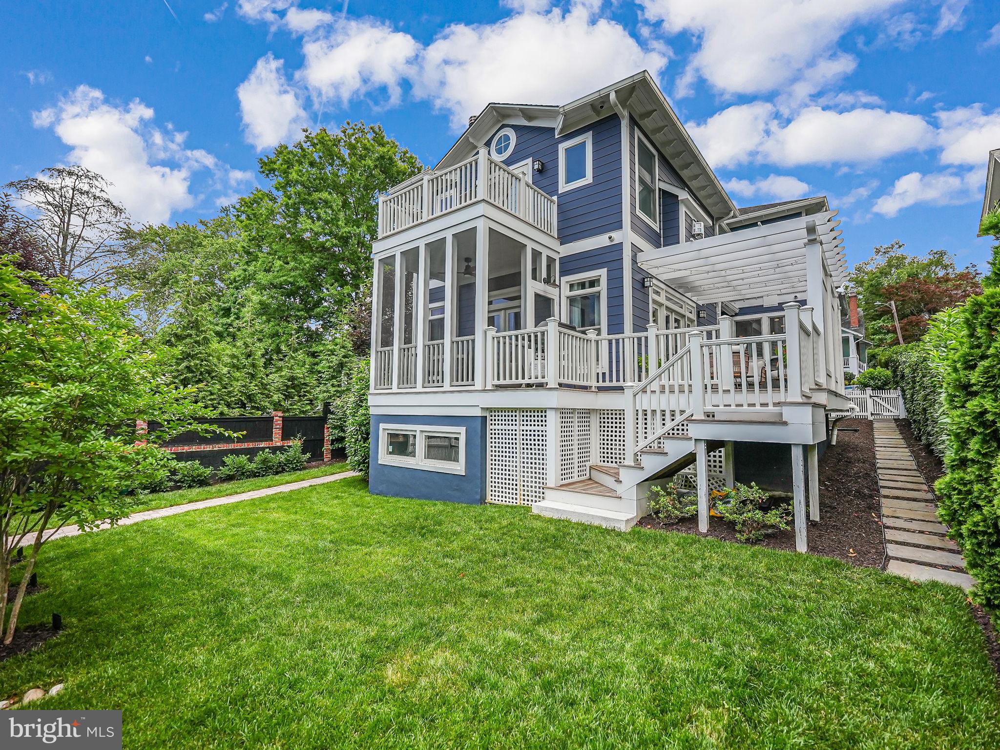 ROSEMONT PARK - Residential
