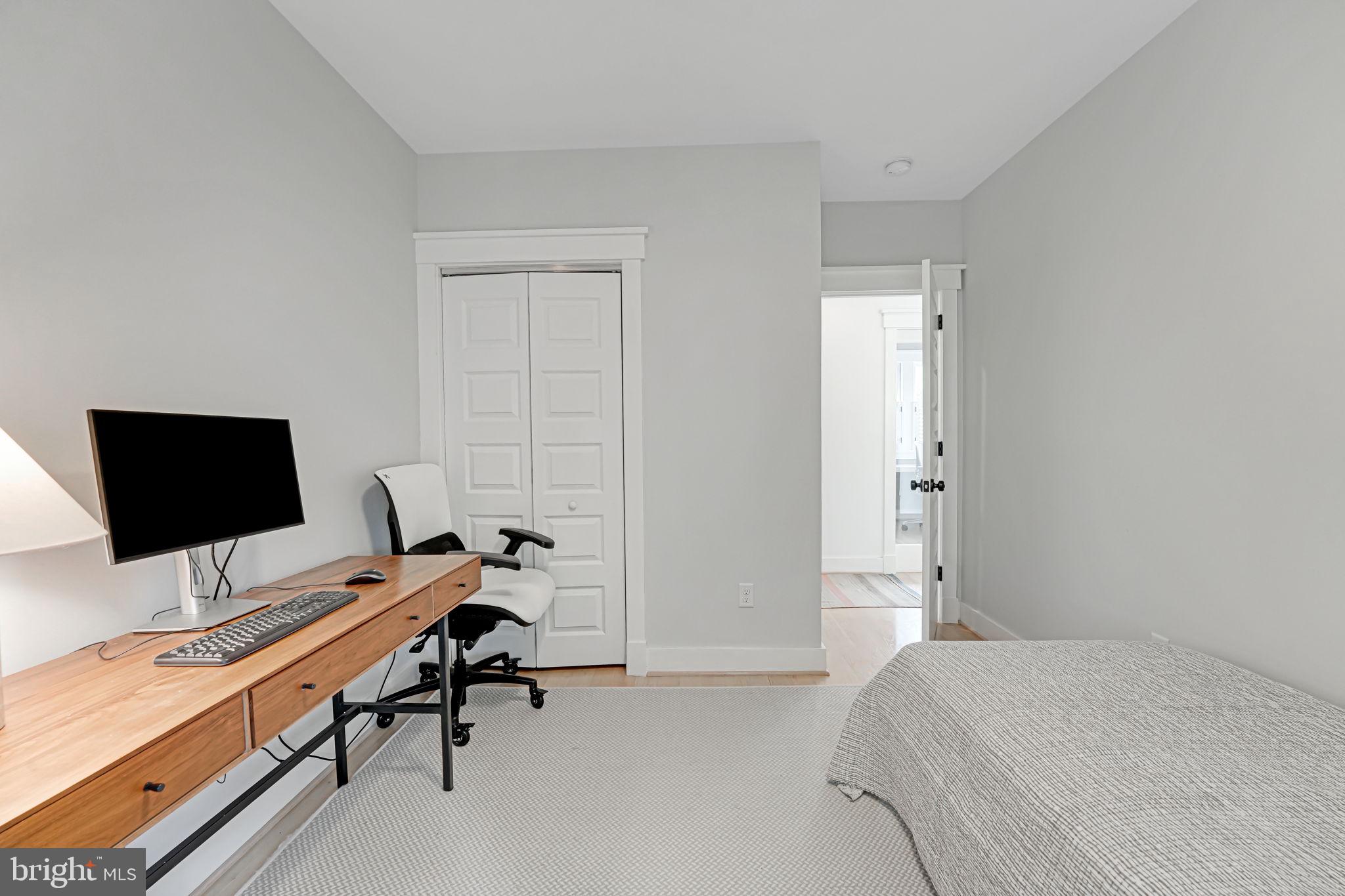 ROSEMONT PARK - Residential