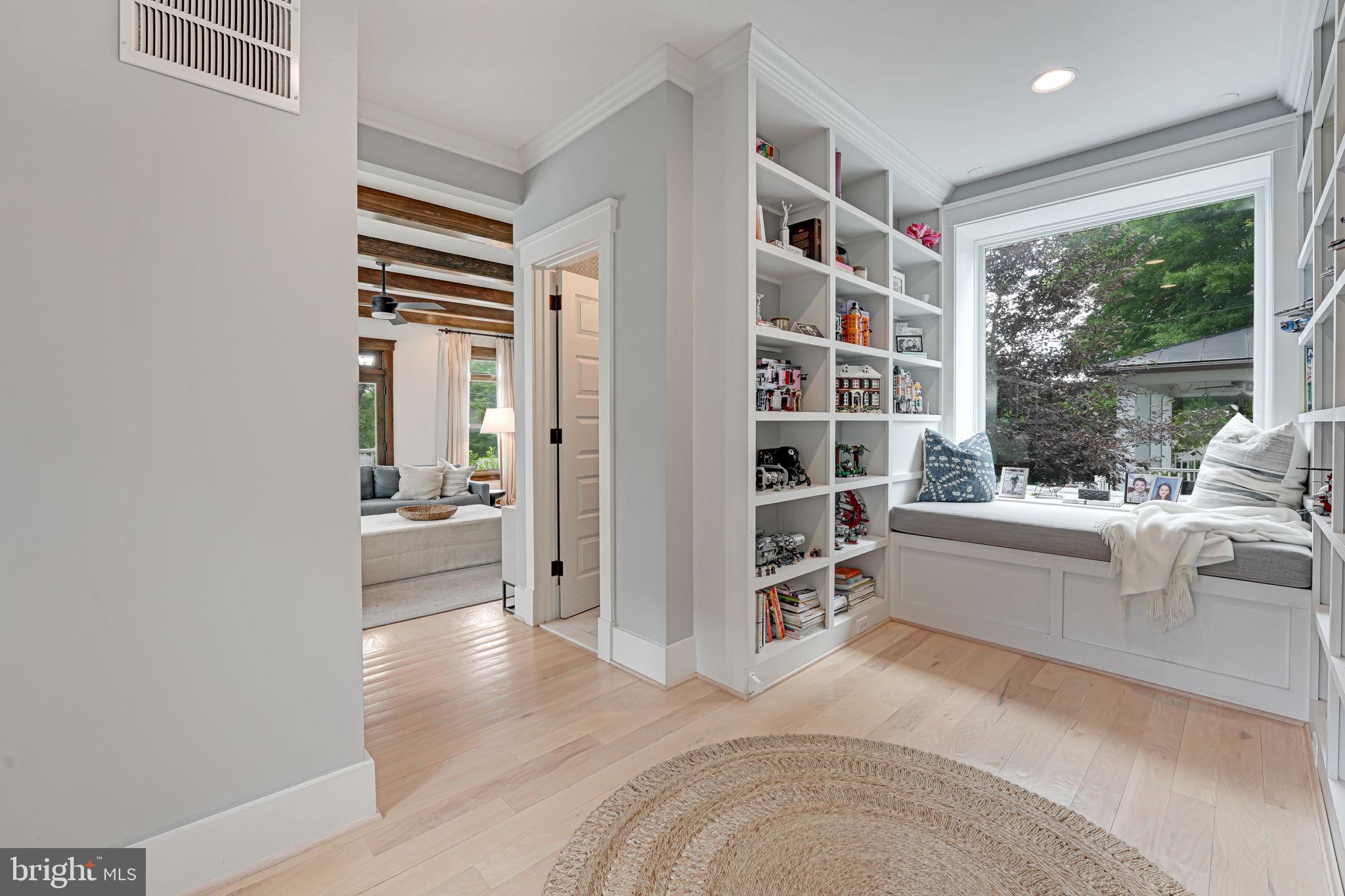 ROSEMONT PARK - Residential