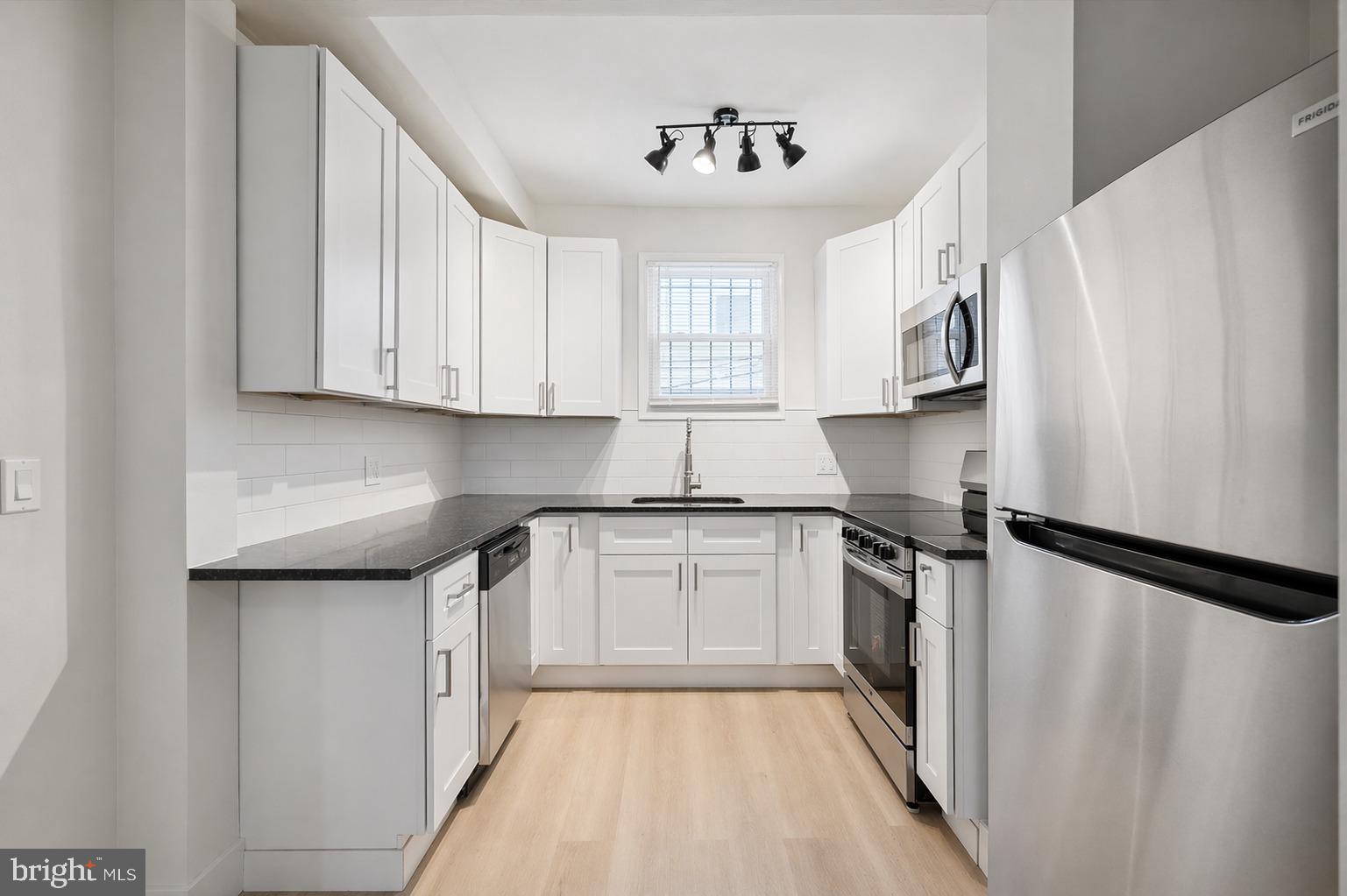 STRAWBERRY MANSION - Residential