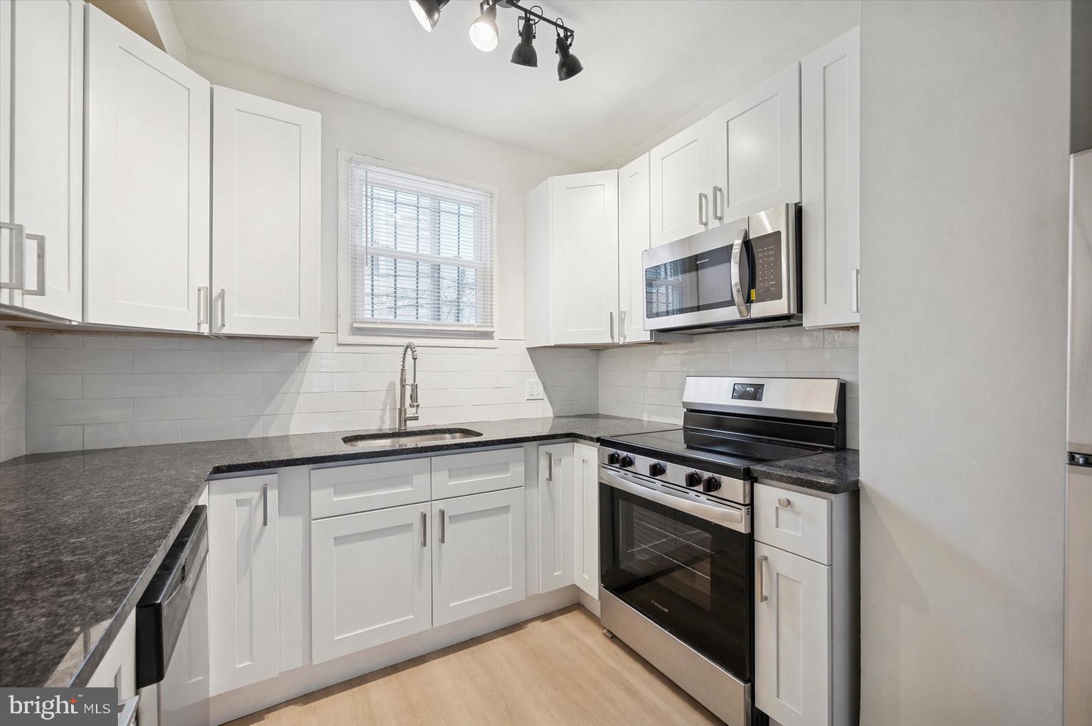 STRAWBERRY MANSION - Residential