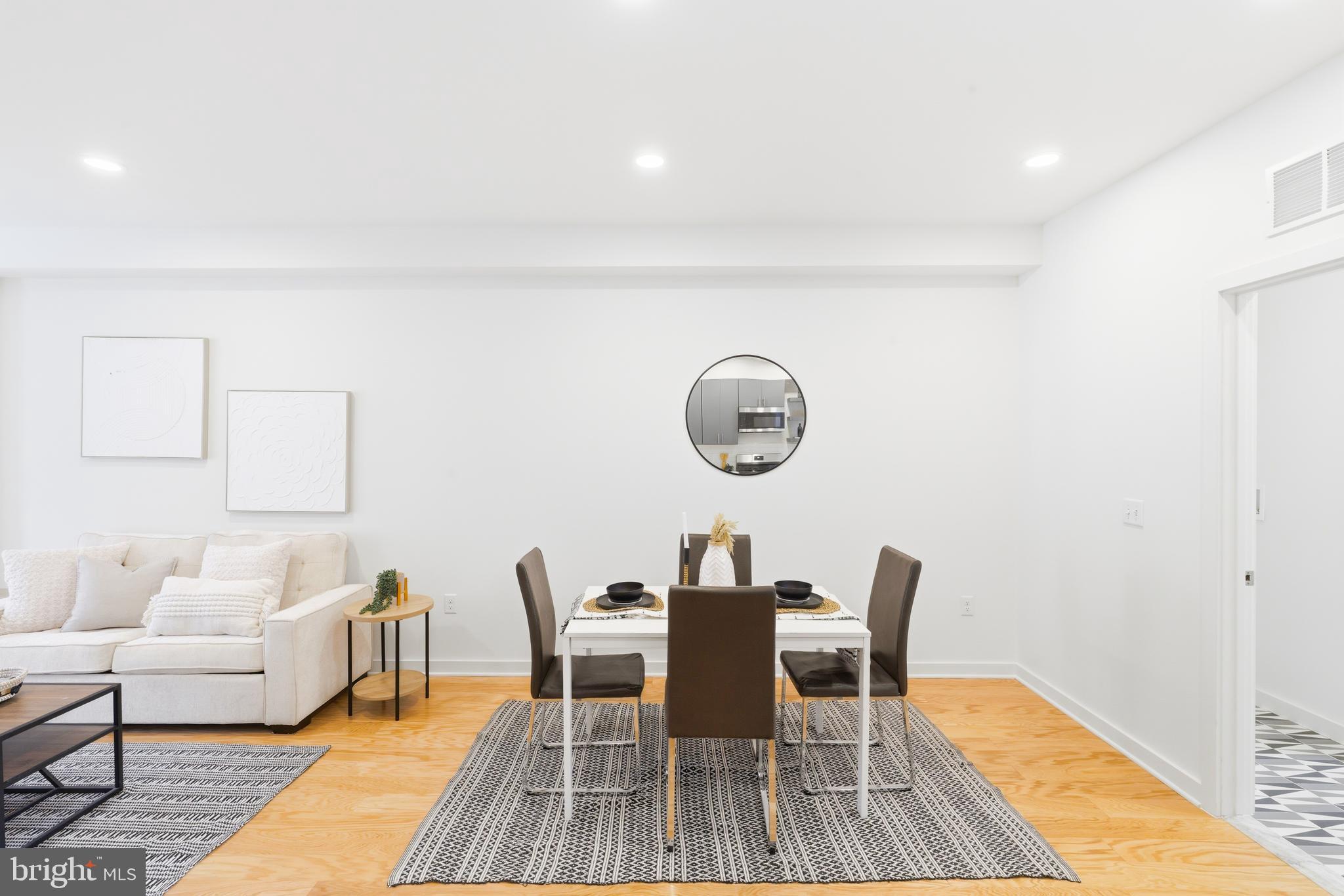 JOHNSTON SQUARE - Residential