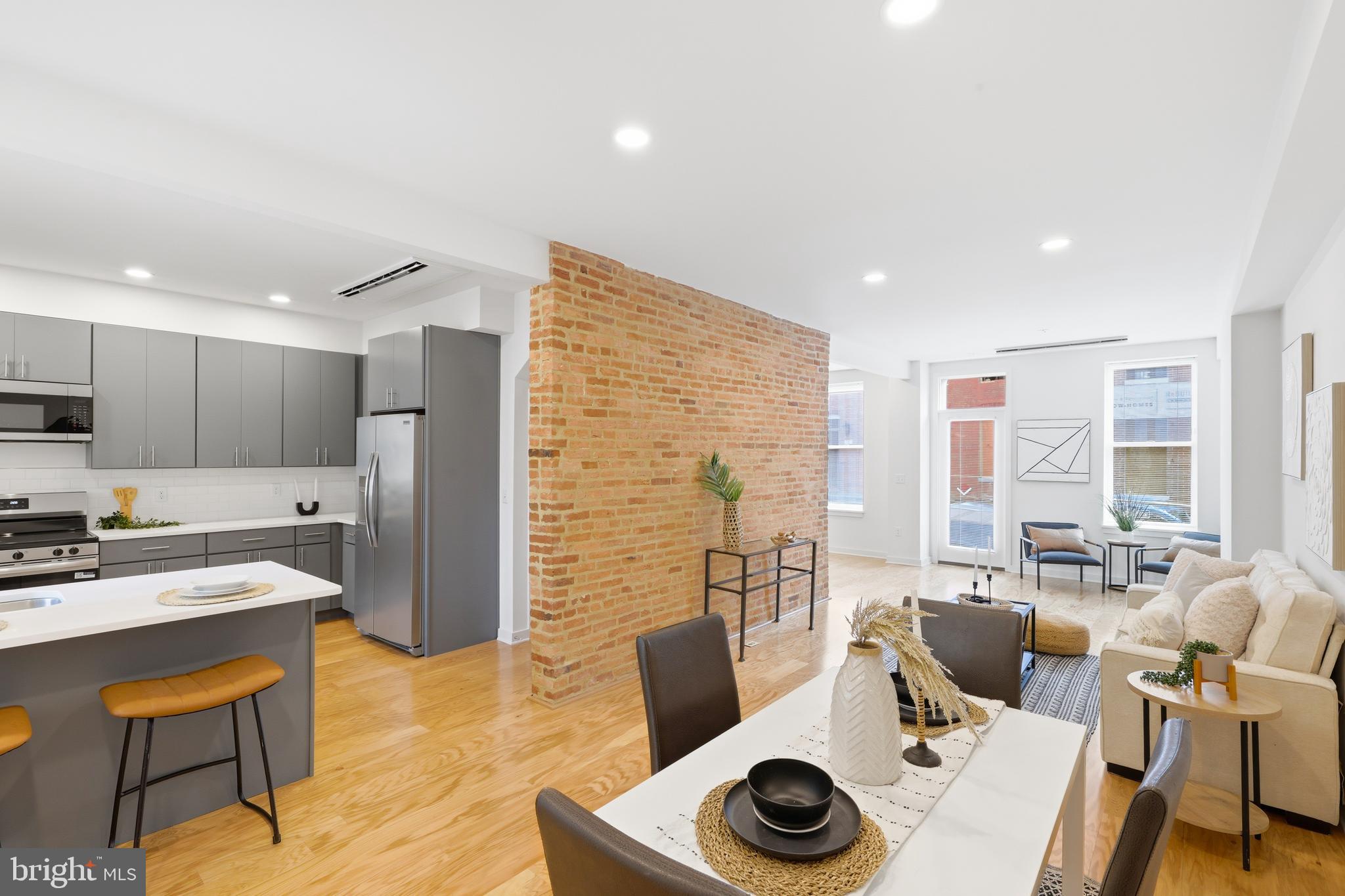 JOHNSTON SQUARE - Residential