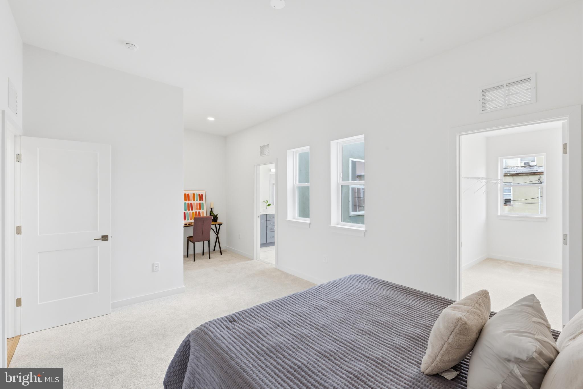 JOHNSTON SQUARE - Residential