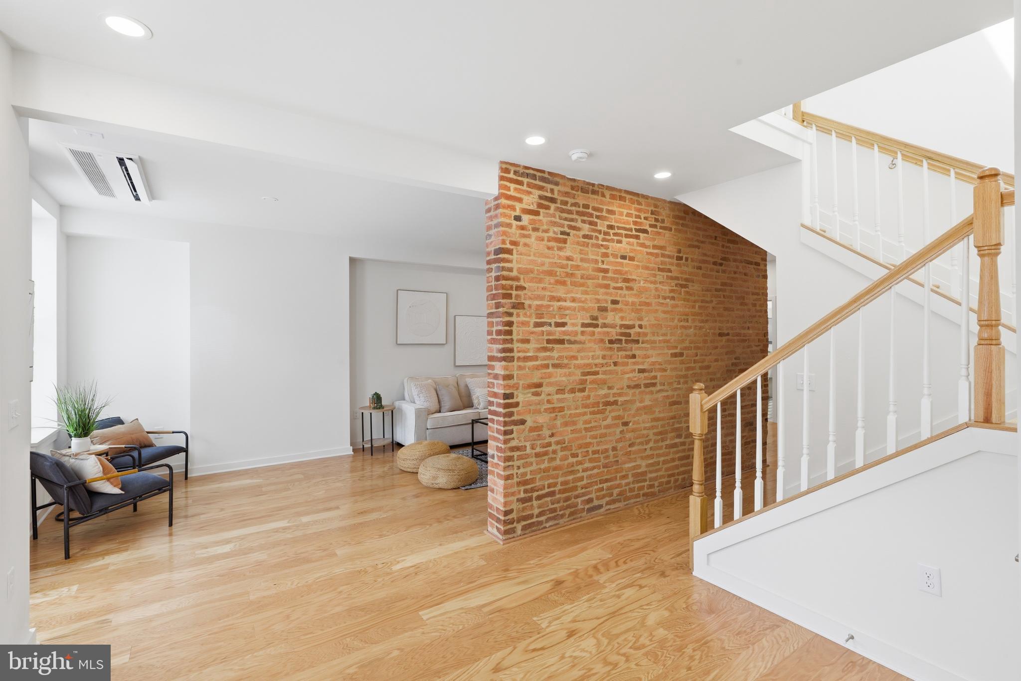 JOHNSTON SQUARE - Residential