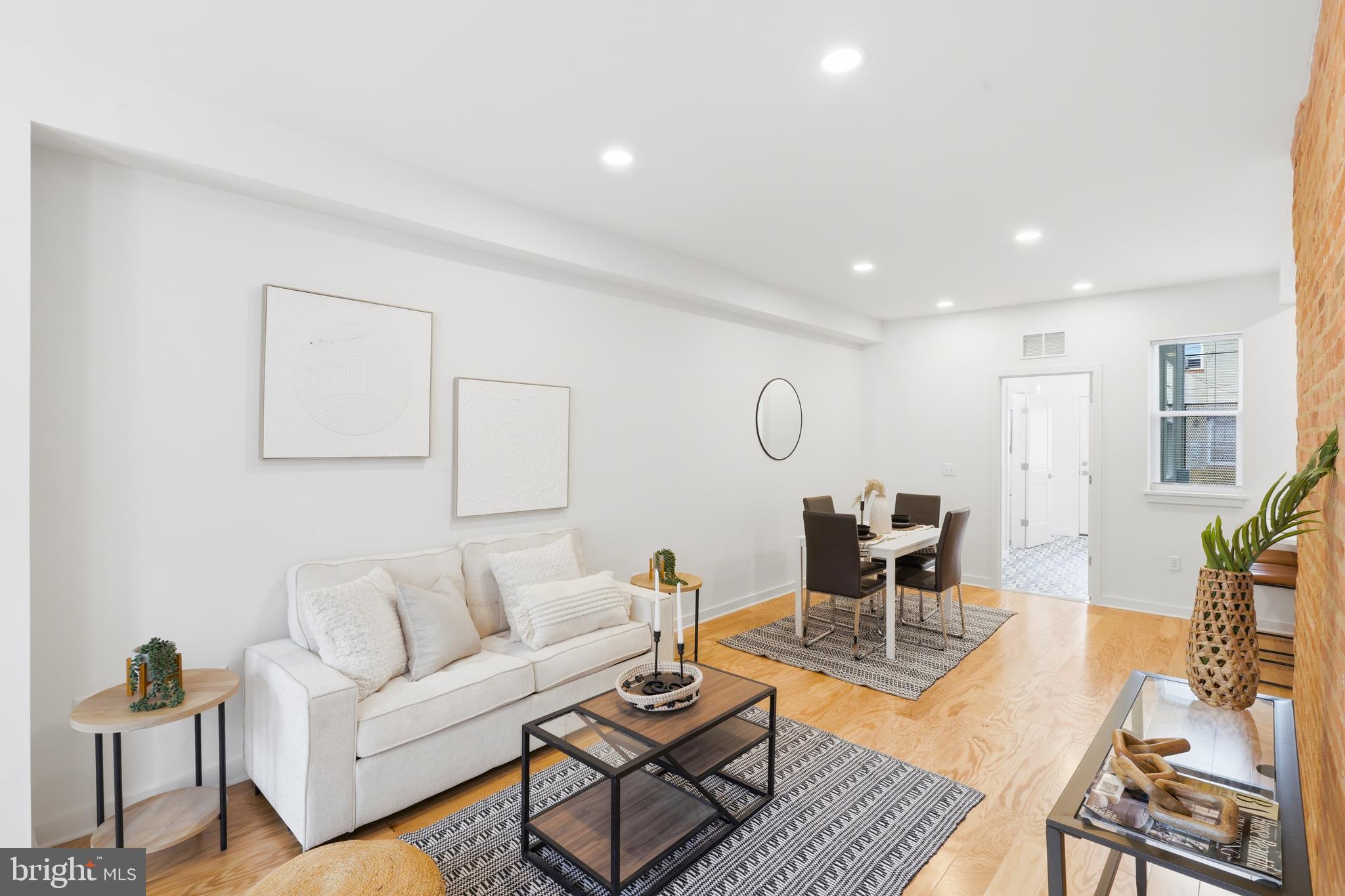 JOHNSTON SQUARE - Residential